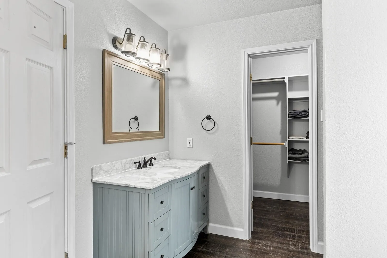 Single Family Residence For Sale in Coryell County , 210 River Place W, Gatesville, Texas 76528, 3 Bedroom, 2 Bathroom, 2 Garage spaces, 2,030 Sqft, built in 2001, mls#21412917, Real Estate Agent in Gatesville, Homes For Sale in Coryell county, Homes For Sale in Gatesville, Realtor in Gatesville Texas, Real Estate Brokerage Independent Realty Texas, Luminita Cordes Realtor