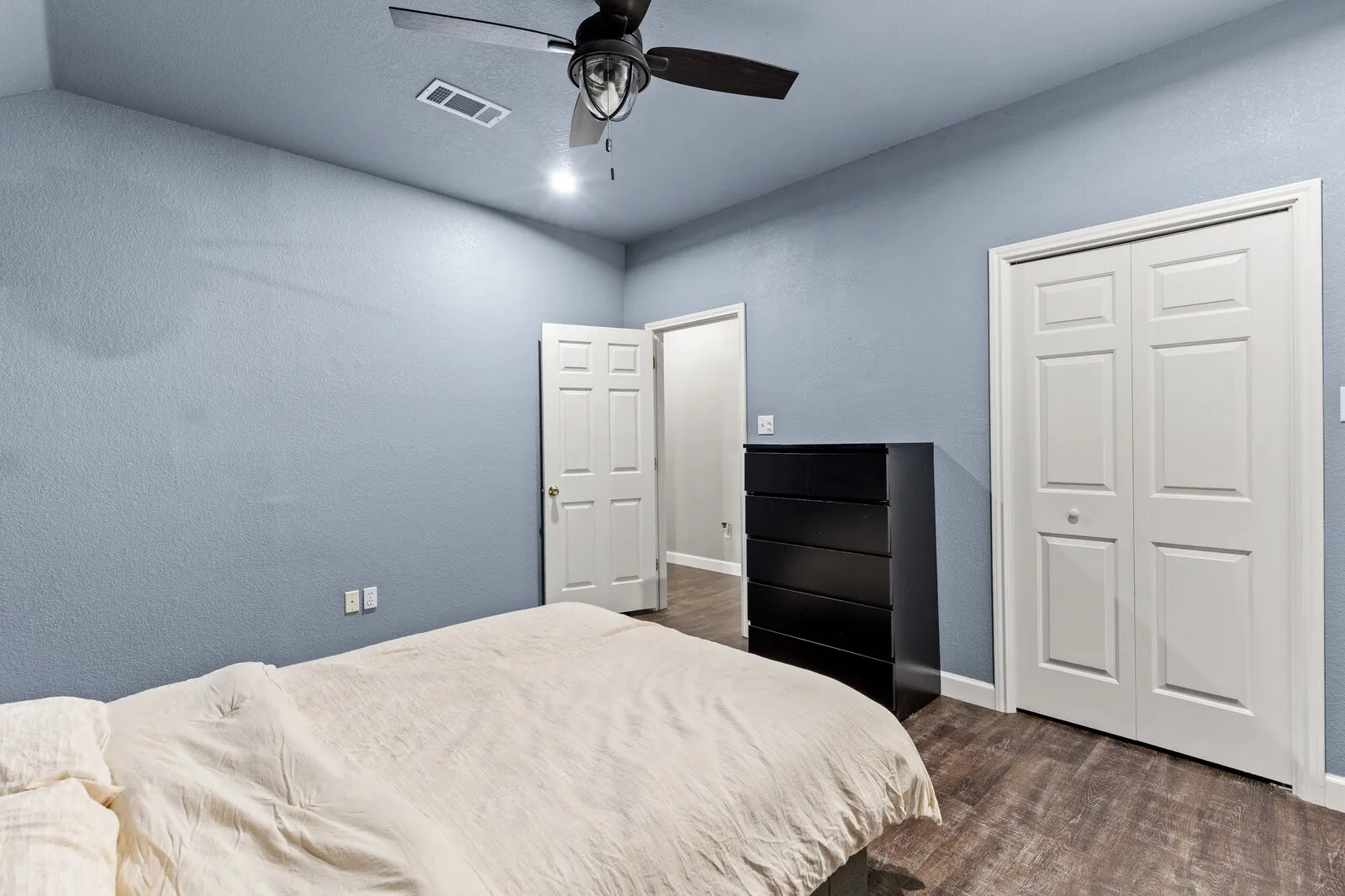 Single Family Residence For Sale in Coryell County , 210 River Place W, Gatesville, Texas 76528, 3 Bedroom, 2 Bathroom, 2 Garage spaces, 2,030 Sqft, built in 2001, mls#21412917, Real Estate Agent in Gatesville, Homes For Sale in Coryell county, Homes For Sale in Gatesville, Realtor in Gatesville Texas, Real Estate Brokerage Independent Realty Texas, Luminita Cordes Realtor