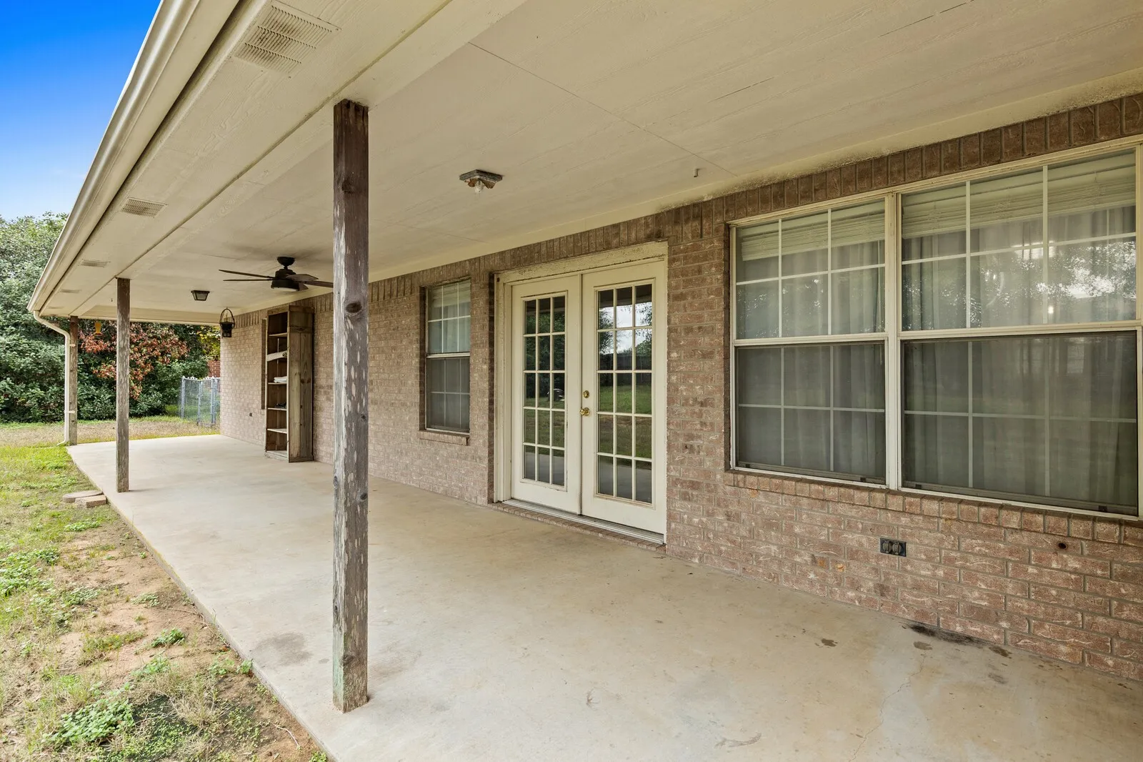 Single Family Residence For Sale in Coryell County , 210 River Place W, Gatesville, Texas 76528, 3 Bedroom, 2 Bathroom, 2 Garage spaces, 2,030 Sqft, built in 2001, mls#21412917, Real Estate Agent in Gatesville, Homes For Sale in Coryell county, Homes For Sale in Gatesville, Realtor in Gatesville Texas, Real Estate Brokerage Independent Realty Texas, Luminita Cordes Realtor