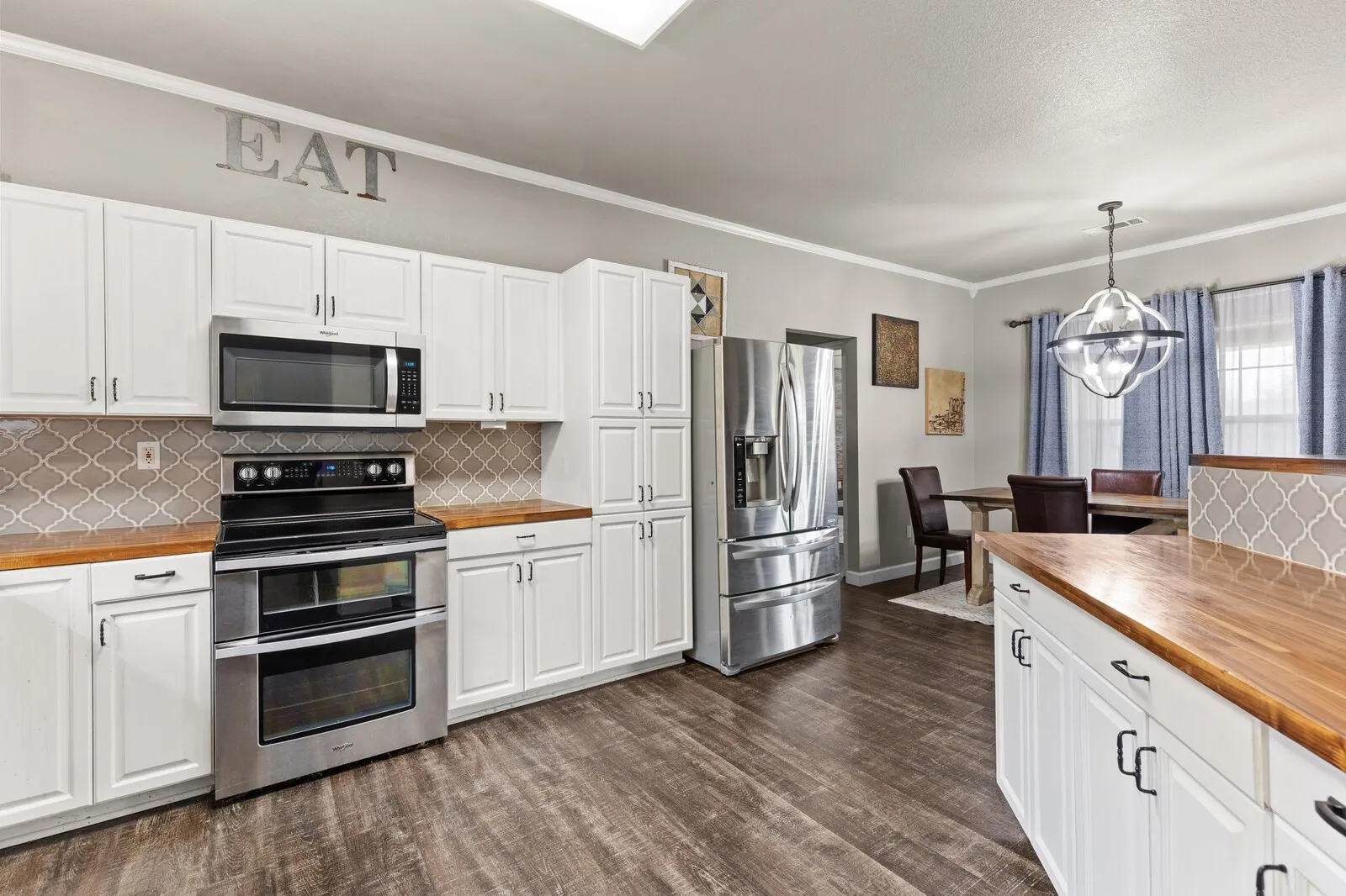 Single Family Residence For Sale in Coryell County , 210 River Place W, Gatesville, Texas 76528, 3 Bedroom, 2 Bathroom, 2 Garage spaces, 2,030 Sqft, built in 2001, mls#21412917, Real Estate Agent in Gatesville, Homes For Sale in Coryell county, Homes For Sale in Gatesville, Realtor in Gatesville Texas, Real Estate Brokerage Independent Realty Texas, Luminita Cordes Realtor