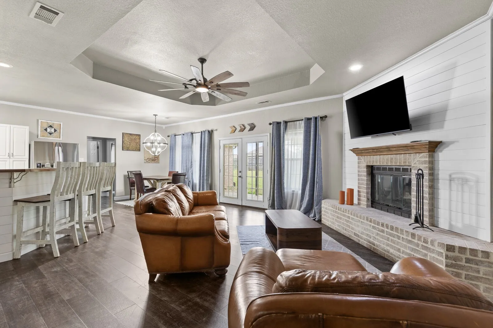 Single Family Residence For Sale in Coryell County , 210 River Place W, Gatesville, Texas 76528, 3 Bedroom, 2 Bathroom, 2 Garage spaces, 2,030 Sqft, built in 2001, mls#21412917, Real Estate Agent in Gatesville, Homes For Sale in Coryell county, Homes For Sale in Gatesville, Realtor in Gatesville Texas, Real Estate Brokerage Independent Realty Texas, Luminita Cordes Realtor