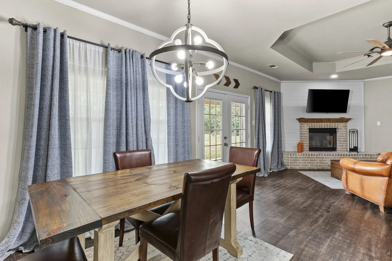 Single Family Residence For Sale in Coryell County , 210 River Place W, Gatesville, Texas 76528, 3 Bedroom, 2 Bathroom, 2 Garage spaces, 2,030 Sqft, built in 2001, mls#21412917, Real Estate Agent in Gatesville, Homes For Sale in Coryell county, Homes For Sale in Gatesville, Realtor in Gatesville Texas, Real Estate Brokerage Independent Realty Texas, Luminita Cordes Realtor