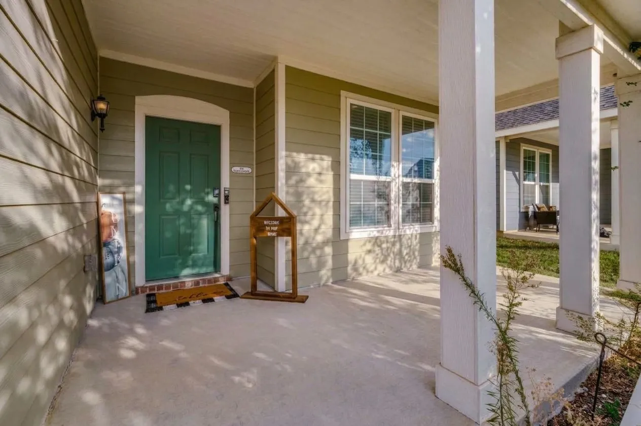 Single Family Residence For Rent in Denton County , 1608 Hinckley Avenue, Providence Village, Texas 76227, 3 Bedroom, 3 Bathroom, 2 Garage spaces, 2,717 Sqft, built in 2019, mls#21412793, Real Estate Agent in Providence Village, Homes For Rent in Denton county, Homes For Rent in Providence Village, Realtor in Providence Village Texas, Real Estate Brokerage Independent Realty Texas, Luminita Cordes Realtor
