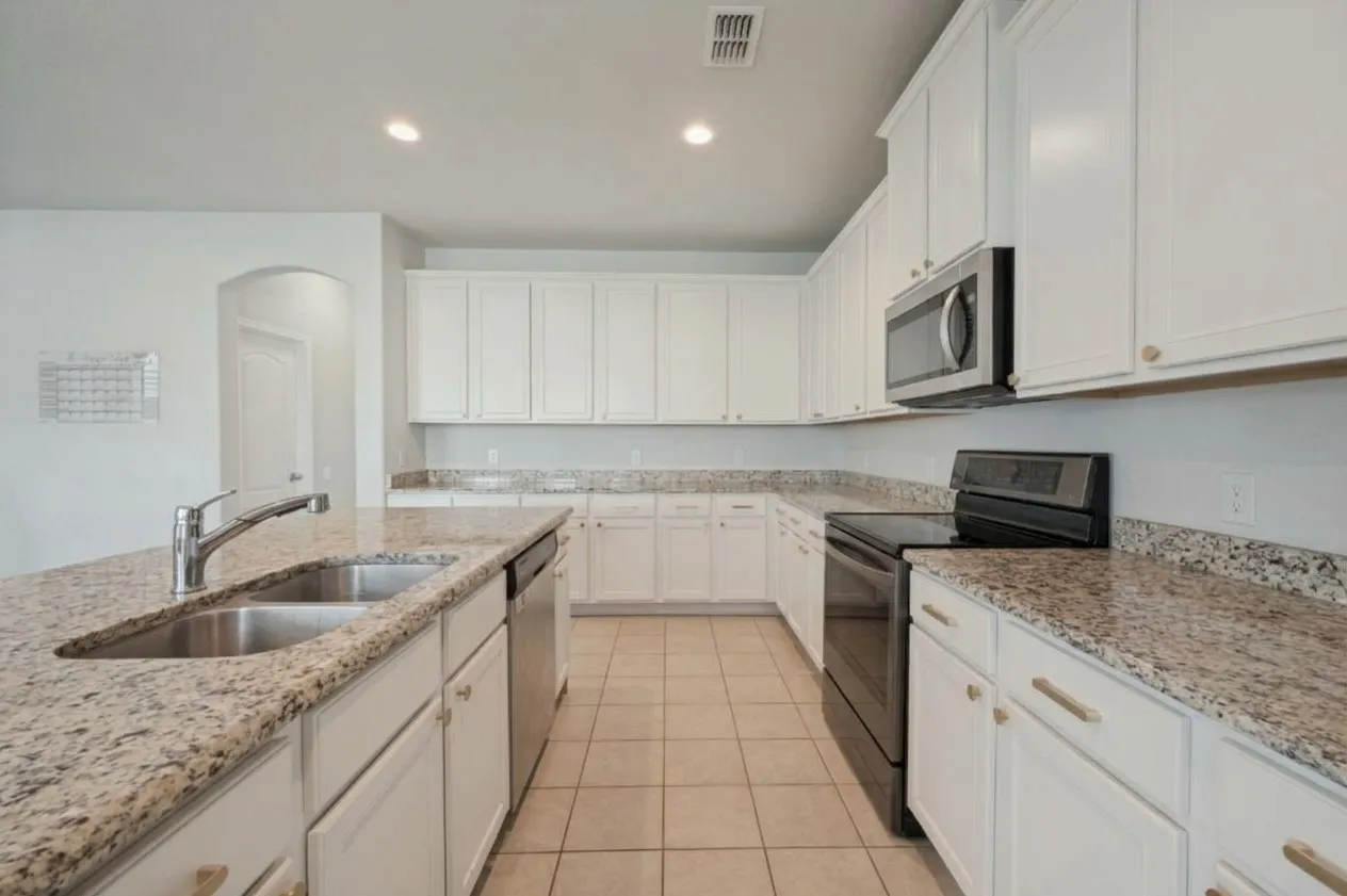 Single Family Residence For Rent in Denton County , 1608 Hinckley Avenue, Providence Village, Texas 76227, 3 Bedroom, 3 Bathroom, 2 Garage spaces, 2,717 Sqft, built in 2019, mls#21412793, Real Estate Agent in Providence Village, Homes For Rent in Denton county, Homes For Rent in Providence Village, Realtor in Providence Village Texas, Real Estate Brokerage Independent Realty Texas, Luminita Cordes Realtor
