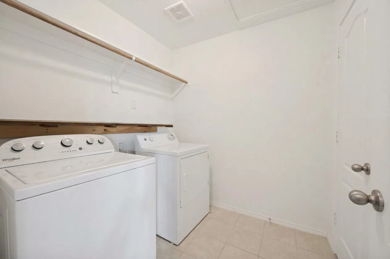 Single Family Residence For Rent in Denton County , 1608 Hinckley Avenue, Providence Village, Texas 76227, 3 Bedroom, 3 Bathroom, 2 Garage spaces, 2,717 Sqft, built in 2019, mls#21412793, Real Estate Agent in Providence Village, Homes For Rent in Denton county, Homes For Rent in Providence Village, Realtor in Providence Village Texas, Real Estate Brokerage Independent Realty Texas, Luminita Cordes Realtor