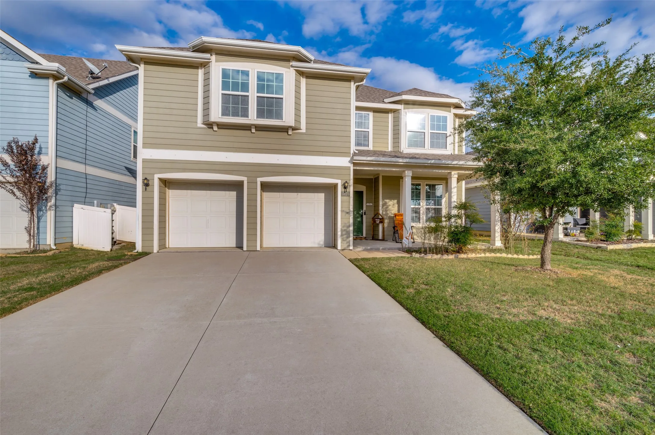 Single Family Residence For Rent in Denton County , 1608 Hinckley Avenue, Providence Village, Texas 76227, 3 Bedroom, 3 Bathroom, 2 Garage spaces, 2,717 Sqft, built in 2019, mls#21412793, Real Estate Agent in Providence Village, Homes For Rent in Denton county, Homes For Rent in Providence Village, Realtor in Providence Village Texas, Real Estate Brokerage Independent Realty Texas, Luminita Cordes Realtor