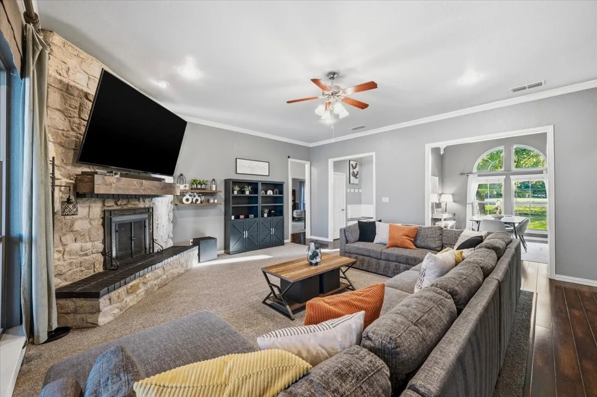 Single Family Residence For Sale in Parker County , 137 Prairie Ridge Drive, Aledo, Texas 76008, 4 Bedroom, 3 Bathroom, 2 Garage spaces, 2,433 Sqft, built in 2005, mls#21403674, Real Estate Agent in Aledo, Homes For Sale in Parker county, Homes For Sale in Aledo, Realtor in Aledo Texas, Real Estate Brokerage Independent Realty Texas, Luminita Cordes Realtor