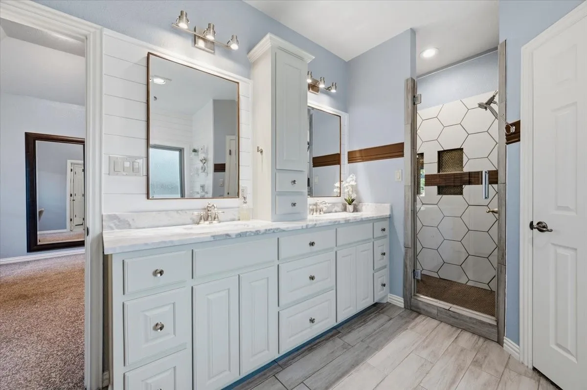 Single Family Residence For Sale in Parker County , 137 Prairie Ridge Drive, Aledo, Texas 76008, 4 Bedroom, 3 Bathroom, 2 Garage spaces, 2,433 Sqft, built in 2005, mls#21403674, Real Estate Agent in Aledo, Homes For Sale in Parker county, Homes For Sale in Aledo, Realtor in Aledo Texas, Real Estate Brokerage Independent Realty Texas, Luminita Cordes Realtor