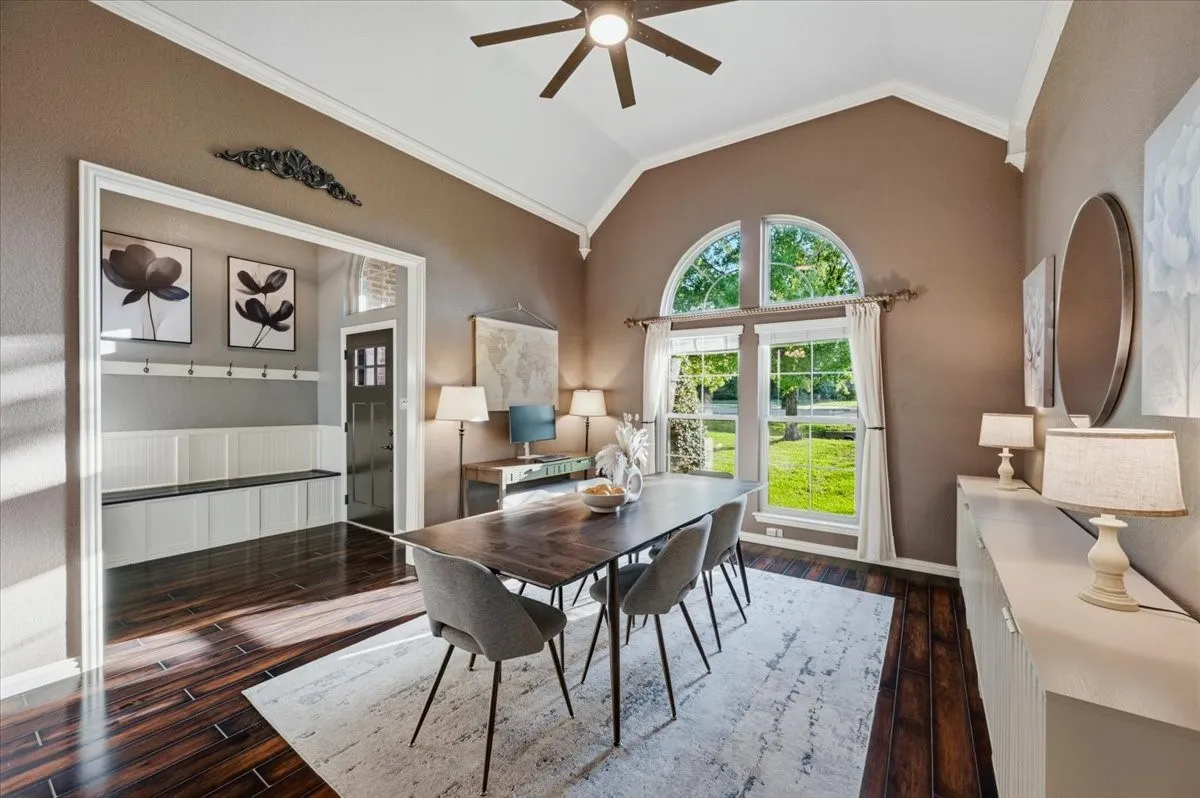 Single Family Residence For Sale in Parker County , 137 Prairie Ridge Drive, Aledo, Texas 76008, 4 Bedroom, 3 Bathroom, 2 Garage spaces, 2,433 Sqft, built in 2005, mls#21403674, Real Estate Agent in Aledo, Homes For Sale in Parker county, Homes For Sale in Aledo, Realtor in Aledo Texas, Real Estate Brokerage Independent Realty Texas, Luminita Cordes Realtor
