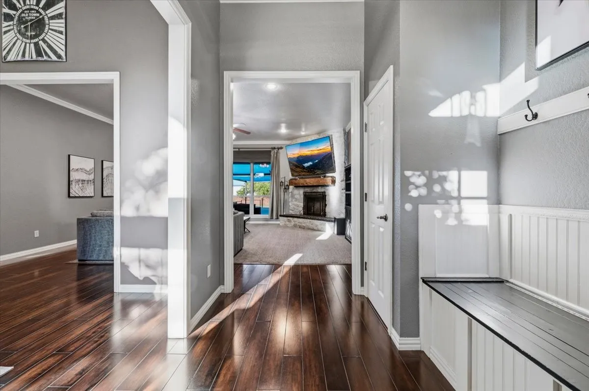 Single Family Residence For Sale in Parker County , 137 Prairie Ridge Drive, Aledo, Texas 76008, 4 Bedroom, 3 Bathroom, 2 Garage spaces, 2,433 Sqft, built in 2005, mls#21403674, Real Estate Agent in Aledo, Homes For Sale in Parker county, Homes For Sale in Aledo, Realtor in Aledo Texas, Real Estate Brokerage Independent Realty Texas, Luminita Cordes Realtor