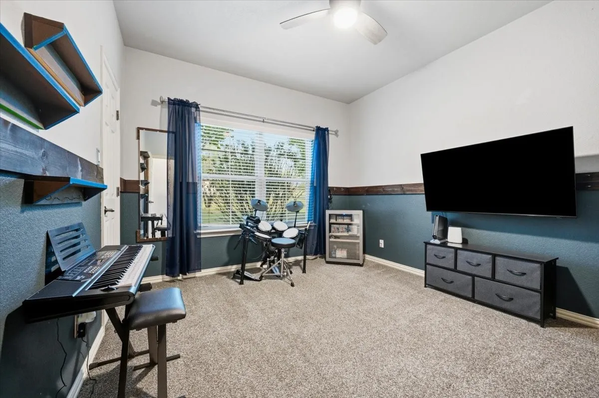 Single Family Residence For Sale in Parker County , 137 Prairie Ridge Drive, Aledo, Texas 76008, 4 Bedroom, 3 Bathroom, 2 Garage spaces, 2,433 Sqft, built in 2005, mls#21403674, Real Estate Agent in Aledo, Homes For Sale in Parker county, Homes For Sale in Aledo, Realtor in Aledo Texas, Real Estate Brokerage Independent Realty Texas, Luminita Cordes Realtor