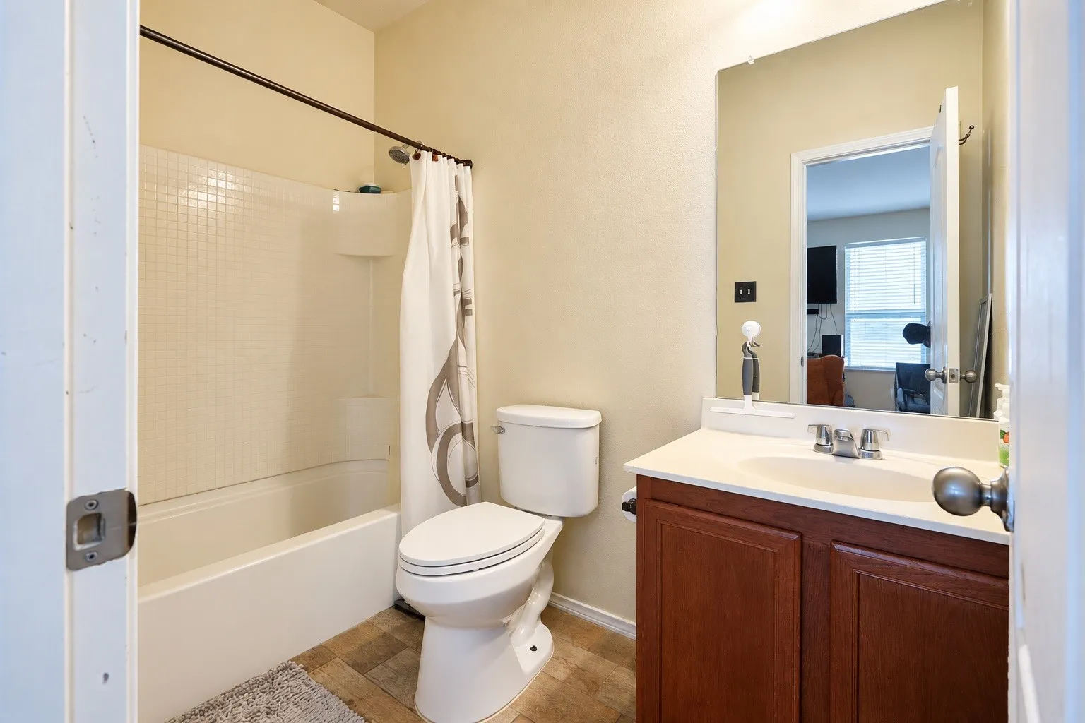 Single Family Residence For Sale in Denton County , 9320 Masse Court, Providence Village, Texas 76227, 3 Bedroom, 2 Bathroom, 2 Garage spaces, 1,184 Sqft, built in 2012, mls#21412985, Real Estate Agent in Providence Village, Homes For Sale in Denton county, Homes For Sale in Providence Village, Realtor in Providence Village Texas, Real Estate Brokerage Independent Realty Texas, Luminita Cordes Realtor