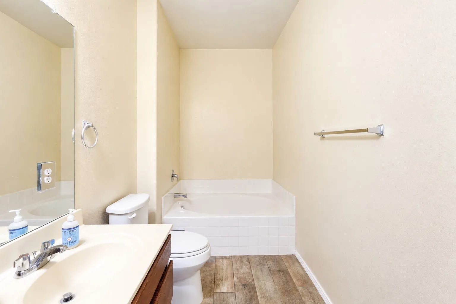 Single Family Residence For Sale in Denton County , 9320 Masse Court, Providence Village, Texas 76227, 3 Bedroom, 2 Bathroom, 2 Garage spaces, 1,184 Sqft, built in 2012, mls#21412985, Real Estate Agent in Providence Village, Homes For Sale in Denton county, Homes For Sale in Providence Village, Realtor in Providence Village Texas, Real Estate Brokerage Independent Realty Texas, Luminita Cordes Realtor