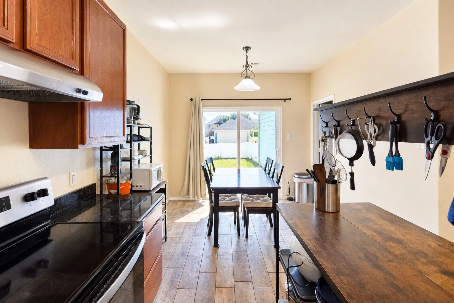 Single Family Residence For Sale in Denton County , 9320 Masse Court, Providence Village, Texas 76227, 3 Bedroom, 2 Bathroom, 2 Garage spaces, 1,184 Sqft, built in 2012, mls#21412985, Real Estate Agent in Providence Village, Homes For Sale in Denton county, Homes For Sale in Providence Village, Realtor in Providence Village Texas, Real Estate Brokerage Independent Realty Texas, Luminita Cordes Realtor