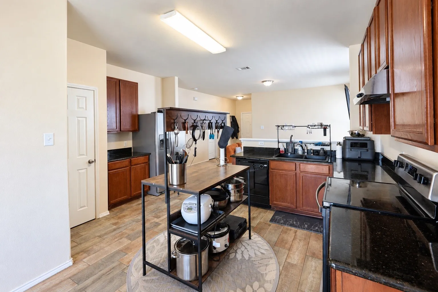 Single Family Residence For Sale in Denton County , 9320 Masse Court, Providence Village, Texas 76227, 3 Bedroom, 2 Bathroom, 2 Garage spaces, 1,184 Sqft, built in 2012, mls#21412985, Real Estate Agent in Providence Village, Homes For Sale in Denton county, Homes For Sale in Providence Village, Realtor in Providence Village Texas, Real Estate Brokerage Independent Realty Texas, Luminita Cordes Realtor