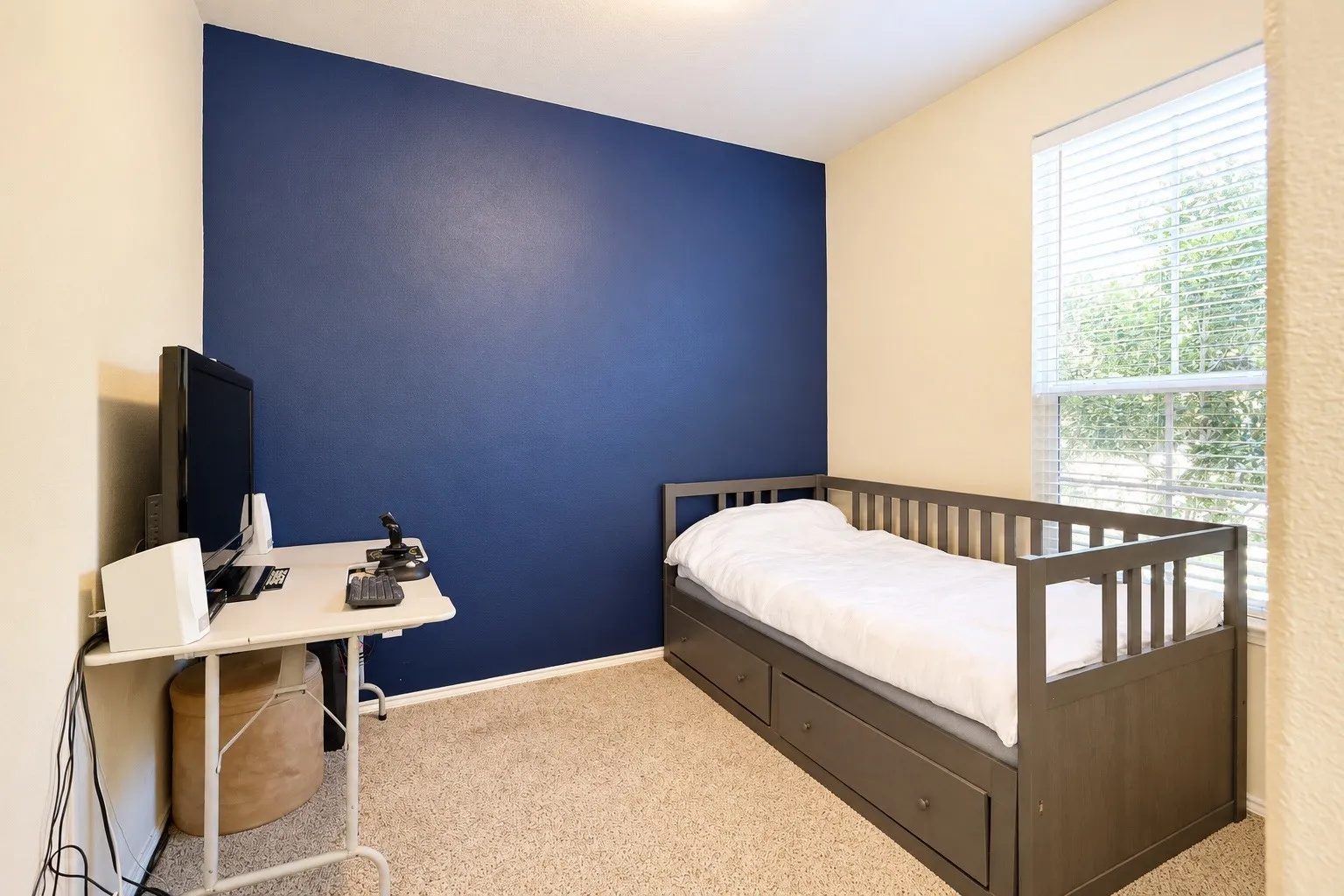 Single Family Residence For Sale in Denton County , 9320 Masse Court, Providence Village, Texas 76227, 3 Bedroom, 2 Bathroom, 2 Garage spaces, 1,184 Sqft, built in 2012, mls#21412985, Real Estate Agent in Providence Village, Homes For Sale in Denton county, Homes For Sale in Providence Village, Realtor in Providence Village Texas, Real Estate Brokerage Independent Realty Texas, Luminita Cordes Realtor
