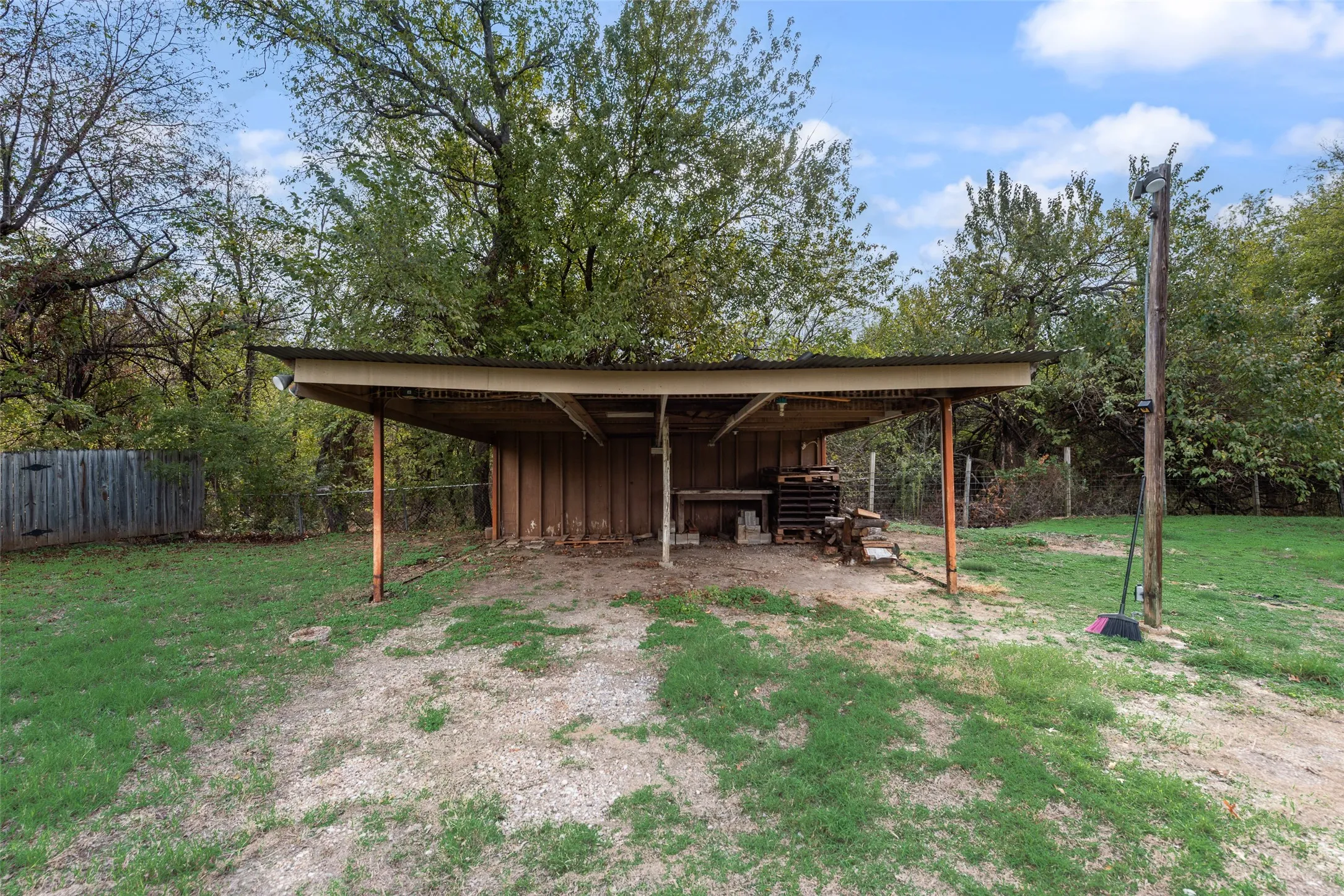 Mobile Home For Sale in Denton County , 1040 Westpark Circle N, Southlake, Texas 76092, 3 Bedroom, 2 Bathroom, Garage spaces, 1,820 Sqft, built in 1989, mls#21413003, Real Estate Agent in Southlake, Homes For Sale in Denton county, Homes For Sale in Southlake, Realtor in Southlake Texas, Real Estate Brokerage Independent Realty Texas, Luminita Cordes Realtor