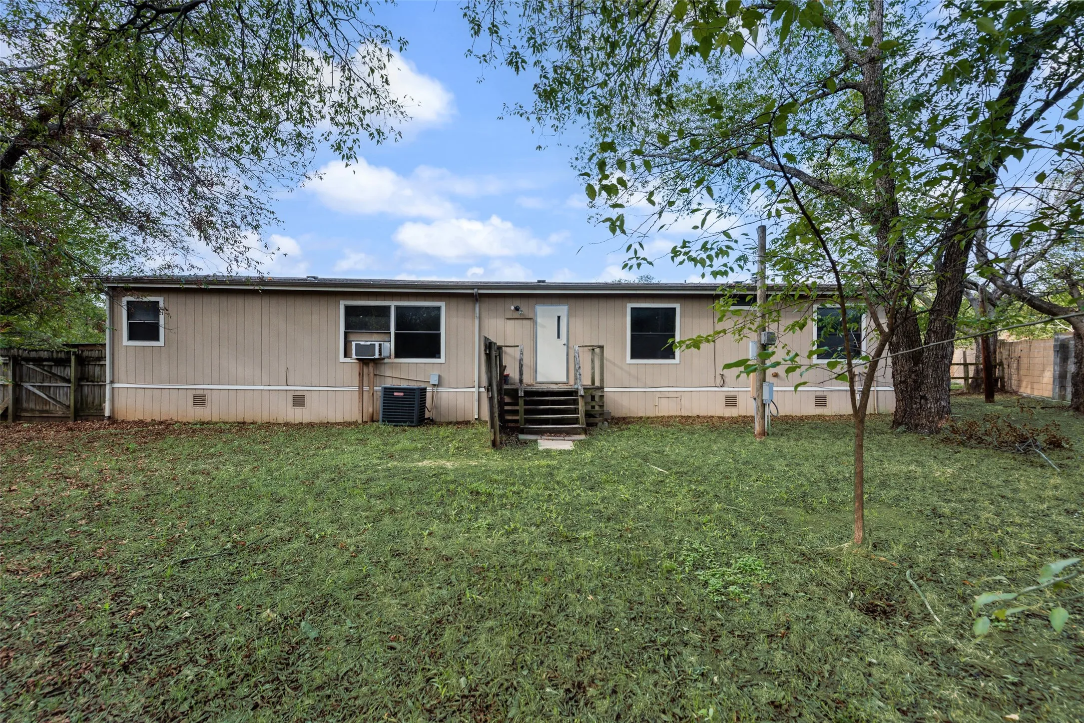 Mobile Home For Sale in Denton County , 1040 Westpark Circle N, Southlake, Texas 76092, 3 Bedroom, 2 Bathroom, Garage spaces, 1,820 Sqft, built in 1989, mls#21413003, Real Estate Agent in Southlake, Homes For Sale in Denton county, Homes For Sale in Southlake, Realtor in Southlake Texas, Real Estate Brokerage Independent Realty Texas, Luminita Cordes Realtor