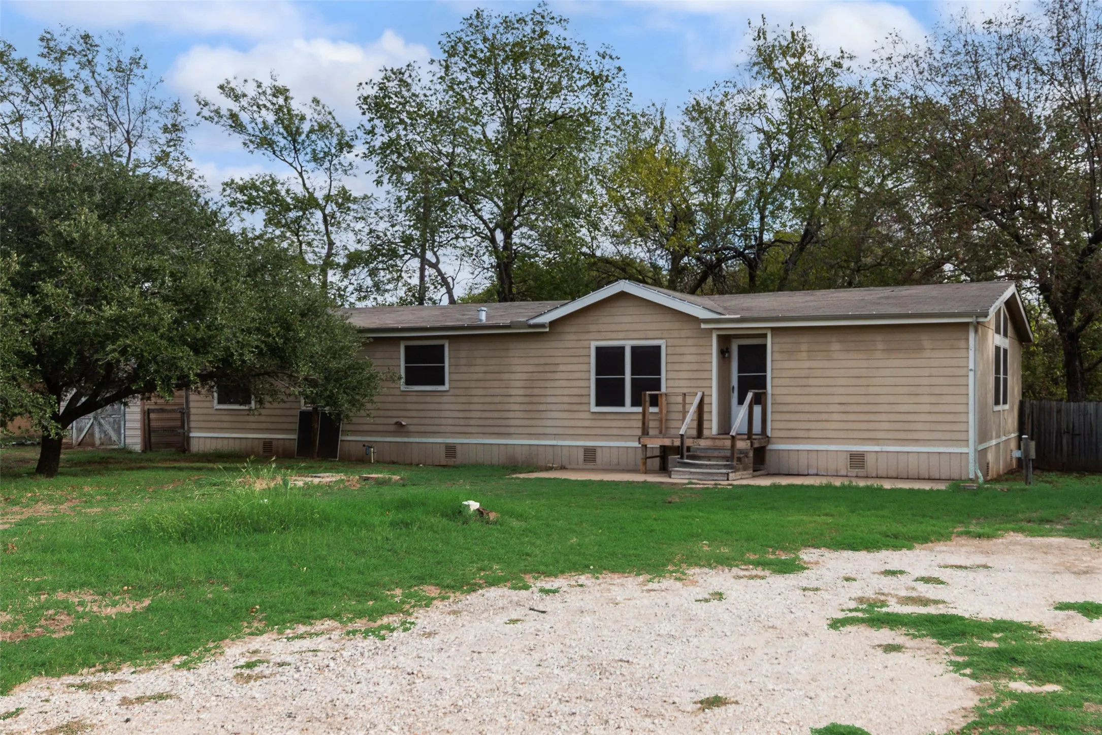 Mobile Home For Sale in Denton County , 1040 Westpark Circle N, Southlake, Texas 76092, 3 Bedroom, 2 Bathroom, Garage spaces, 1,820 Sqft, built in 1989, mls#21413003, Real Estate Agent in Southlake, Homes For Sale in Denton county, Homes For Sale in Southlake, Realtor in Southlake Texas, Real Estate Brokerage Independent Realty Texas, Luminita Cordes Realtor