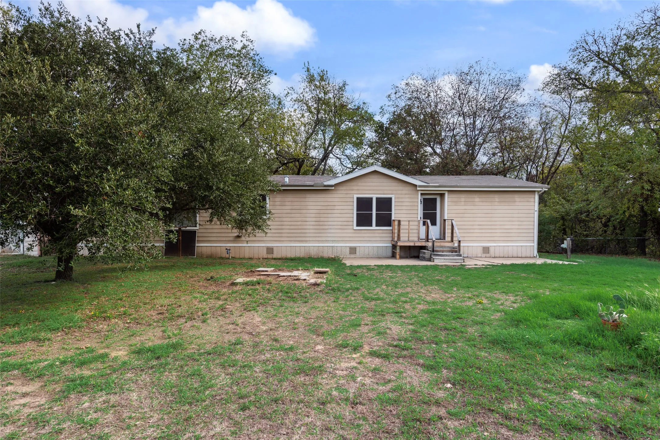 Mobile Home For Sale in Denton County , 1040 Westpark Circle N, Southlake, Texas 76092, 3 Bedroom, 2 Bathroom, Garage spaces, 1,820 Sqft, built in 1989, mls#21413003, Real Estate Agent in Southlake, Homes For Sale in Denton county, Homes For Sale in Southlake, Realtor in Southlake Texas, Real Estate Brokerage Independent Realty Texas, Luminita Cordes Realtor