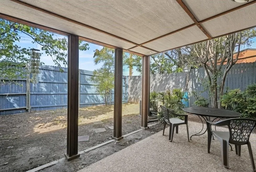 Condominium For Rent in Tarrant County , 550 E Avenue J B, Grand Prairie, Texas 75050, 3 Bedroom, 3 Bathroom, Garage spaces, 1,514 Sqft, built in 1968, mls#21413021, Real Estate Agent in Grand Prairie, Homes For Rent in Tarrant county, Homes For Rent in Grand Prairie, Realtor in Grand Prairie Texas, Real Estate Brokerage Independent Realty Texas, Luminita Cordes Realtor
