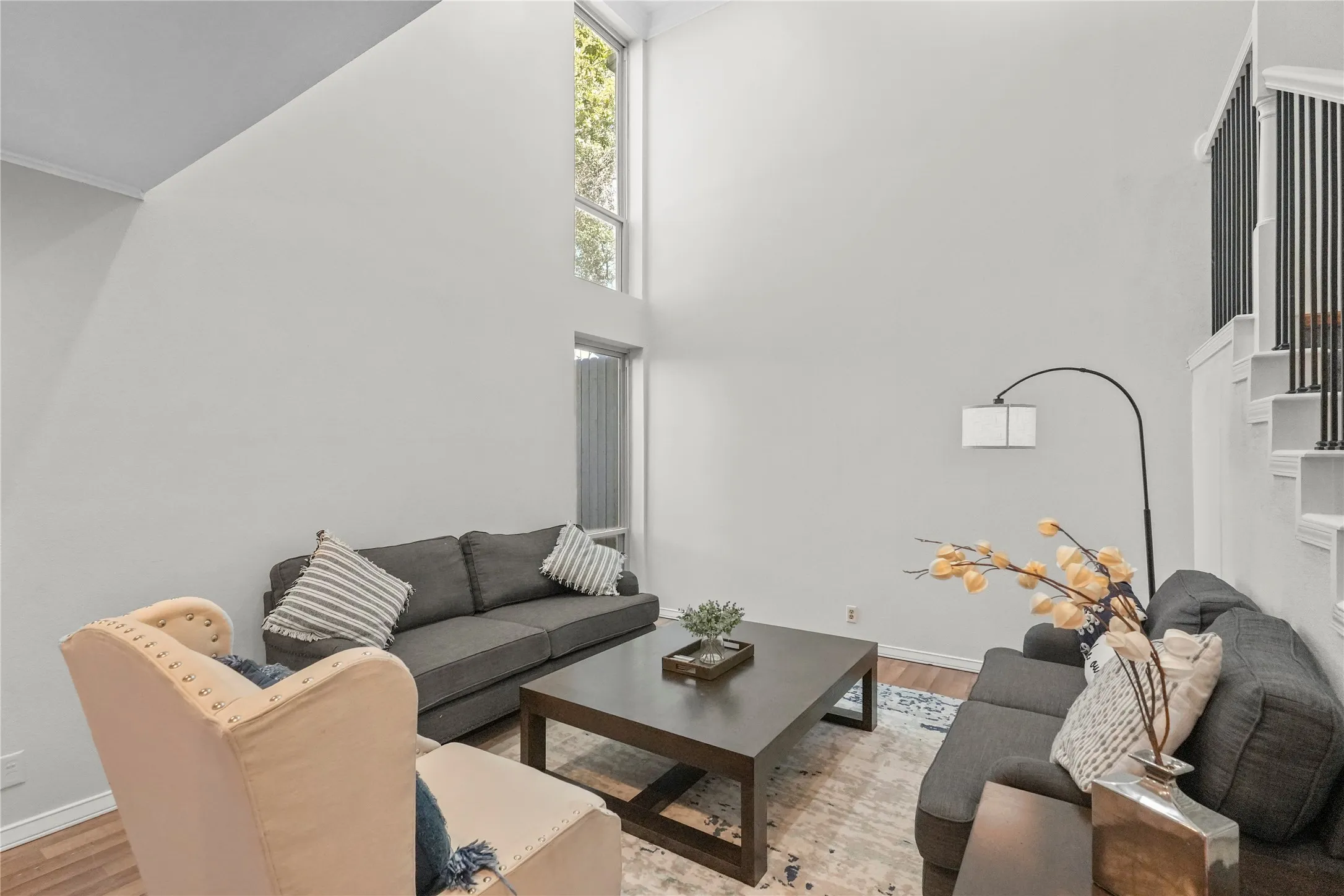 Condominium For Rent in Tarrant County , 550 E Avenue J B, Grand Prairie, Texas 75050, 3 Bedroom, 3 Bathroom, Garage spaces, 1,514 Sqft, built in 1968, mls#21413021, Real Estate Agent in Grand Prairie, Homes For Rent in Tarrant county, Homes For Rent in Grand Prairie, Realtor in Grand Prairie Texas, Real Estate Brokerage Independent Realty Texas, Luminita Cordes Realtor