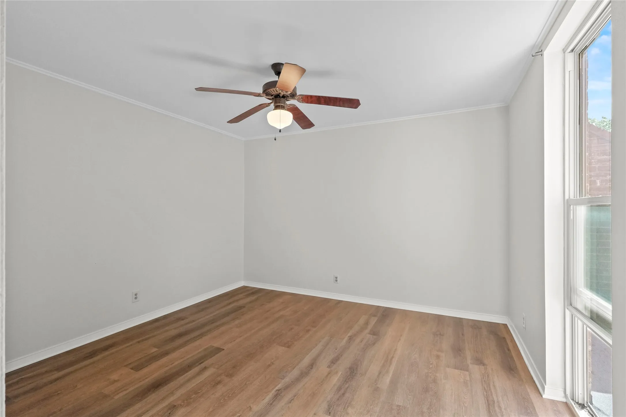 Condominium For Rent in Tarrant County , 550 E Avenue J B, Grand Prairie, Texas 75050, 3 Bedroom, 3 Bathroom, Garage spaces, 1,514 Sqft, built in 1968, mls#21413021, Real Estate Agent in Grand Prairie, Homes For Rent in Tarrant county, Homes For Rent in Grand Prairie, Realtor in Grand Prairie Texas, Real Estate Brokerage Independent Realty Texas, Luminita Cordes Realtor