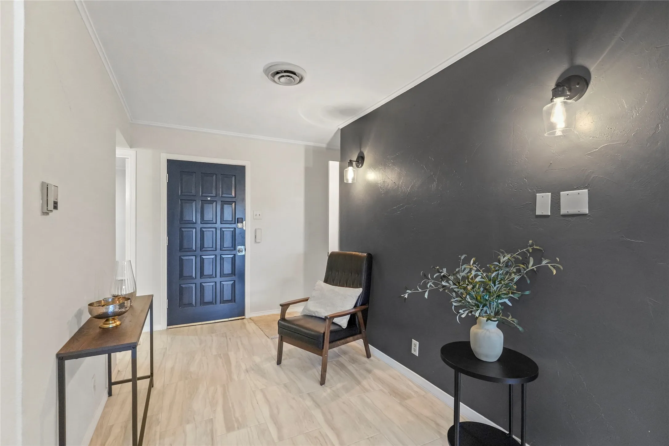 Condominium For Rent in Tarrant County , 550 E Avenue J B, Grand Prairie, Texas 75050, 3 Bedroom, 3 Bathroom, Garage spaces, 1,514 Sqft, built in 1968, mls#21413021, Real Estate Agent in Grand Prairie, Homes For Rent in Tarrant county, Homes For Rent in Grand Prairie, Realtor in Grand Prairie Texas, Real Estate Brokerage Independent Realty Texas, Luminita Cordes Realtor