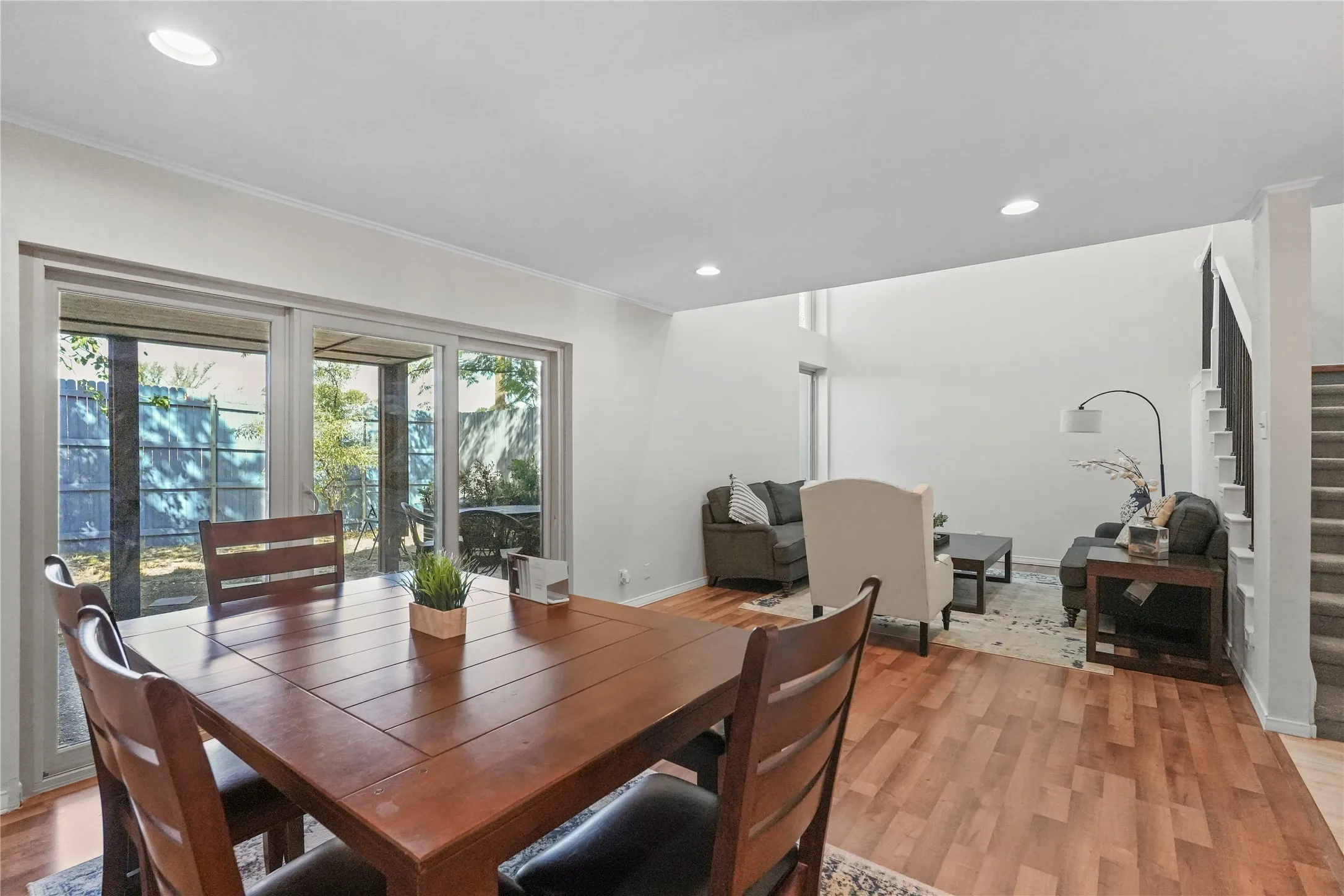 Condominium For Rent in Tarrant County , 550 E Avenue J B, Grand Prairie, Texas 75050, 3 Bedroom, 3 Bathroom, Garage spaces, 1,514 Sqft, built in 1968, mls#21413021, Real Estate Agent in Grand Prairie, Homes For Rent in Tarrant county, Homes For Rent in Grand Prairie, Realtor in Grand Prairie Texas, Real Estate Brokerage Independent Realty Texas, Luminita Cordes Realtor