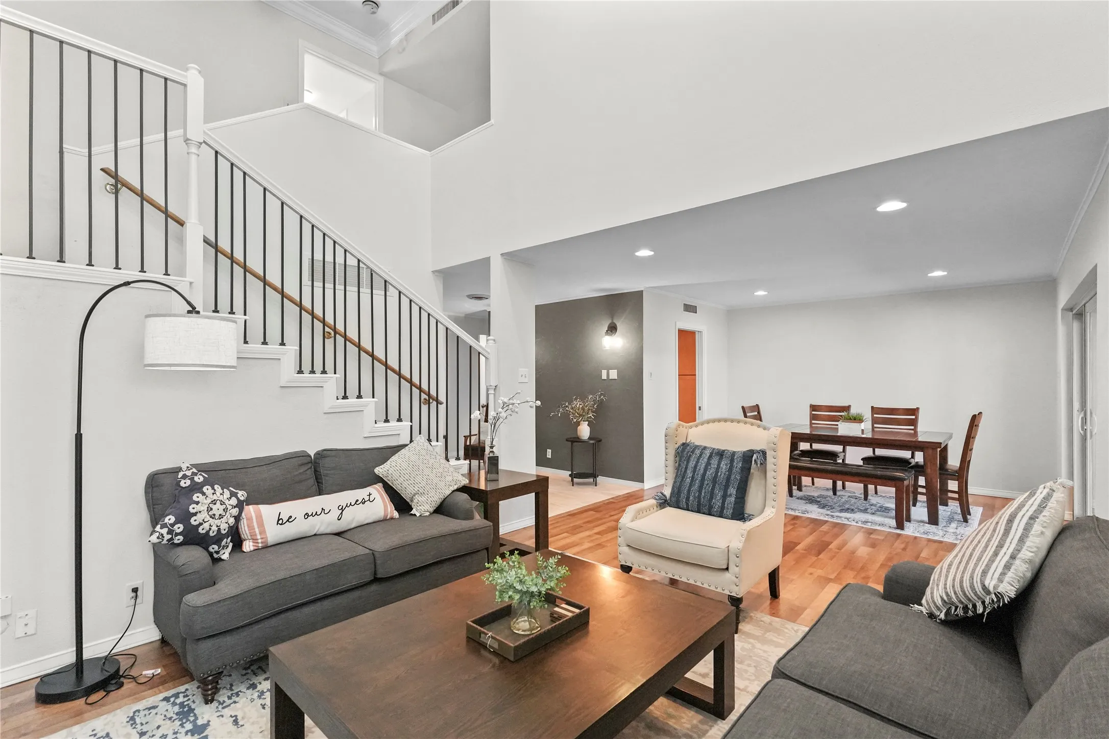 Condominium For Rent in Tarrant County , 550 E Avenue J B, Grand Prairie, Texas 75050, 3 Bedroom, 3 Bathroom, Garage spaces, 1,514 Sqft, built in 1968, mls#21413021, Real Estate Agent in Grand Prairie, Homes For Rent in Tarrant county, Homes For Rent in Grand Prairie, Realtor in Grand Prairie Texas, Real Estate Brokerage Independent Realty Texas, Luminita Cordes Realtor