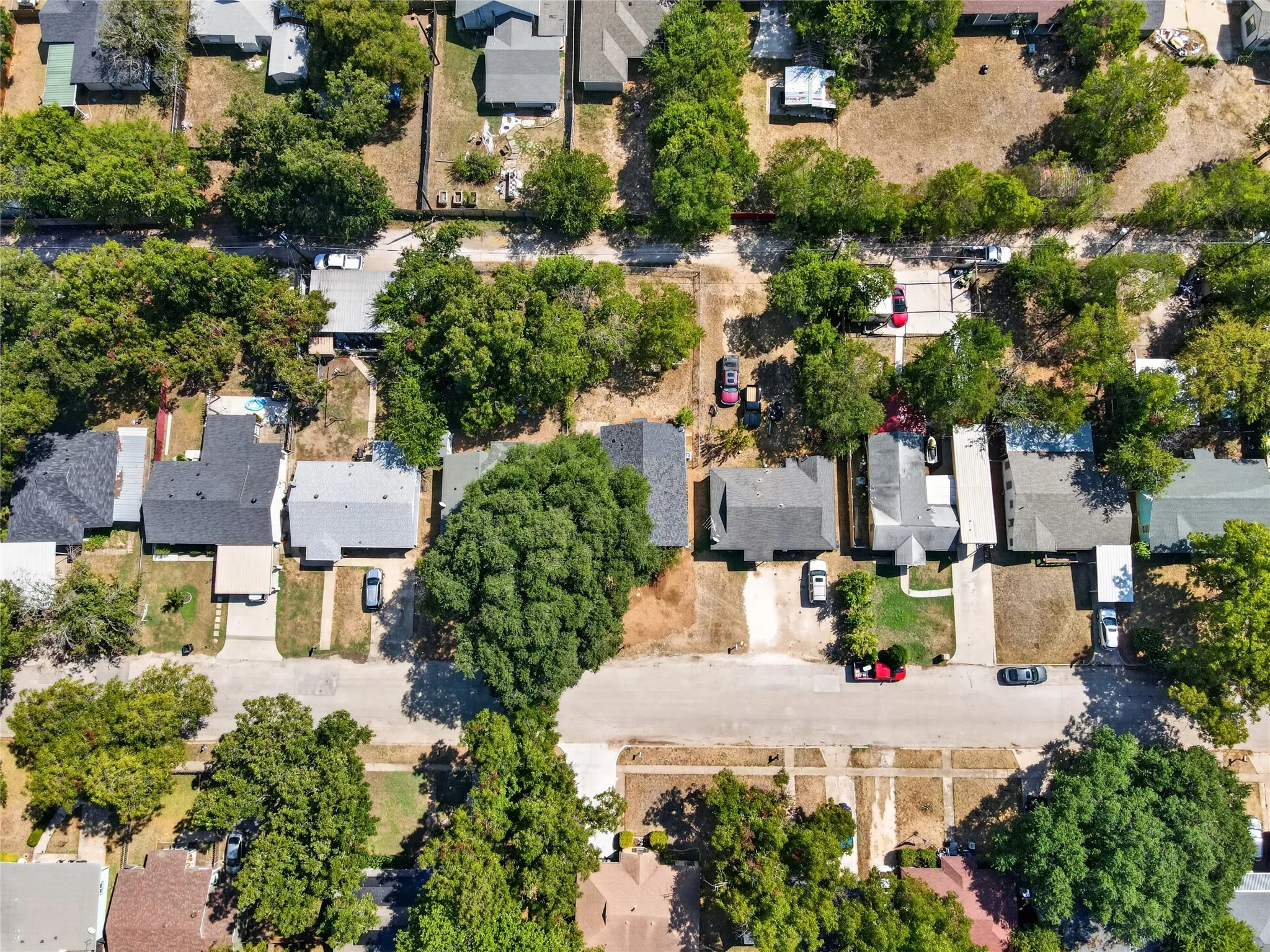 Single Family Residence For Sale in Johnson County , 425 Bales Street, Cleburne, Texas 76033, 3 Bedroom, 2 Bathroom, Garage spaces, 1,204 Sqft, built in 1920, mls#21394667, Real Estate Agent in Cleburne, Homes For Sale in Johnson county, Homes For Sale in Cleburne, Realtor in Cleburne Texas, Real Estate Brokerage Independent Realty Texas, Luminita Cordes Realtor