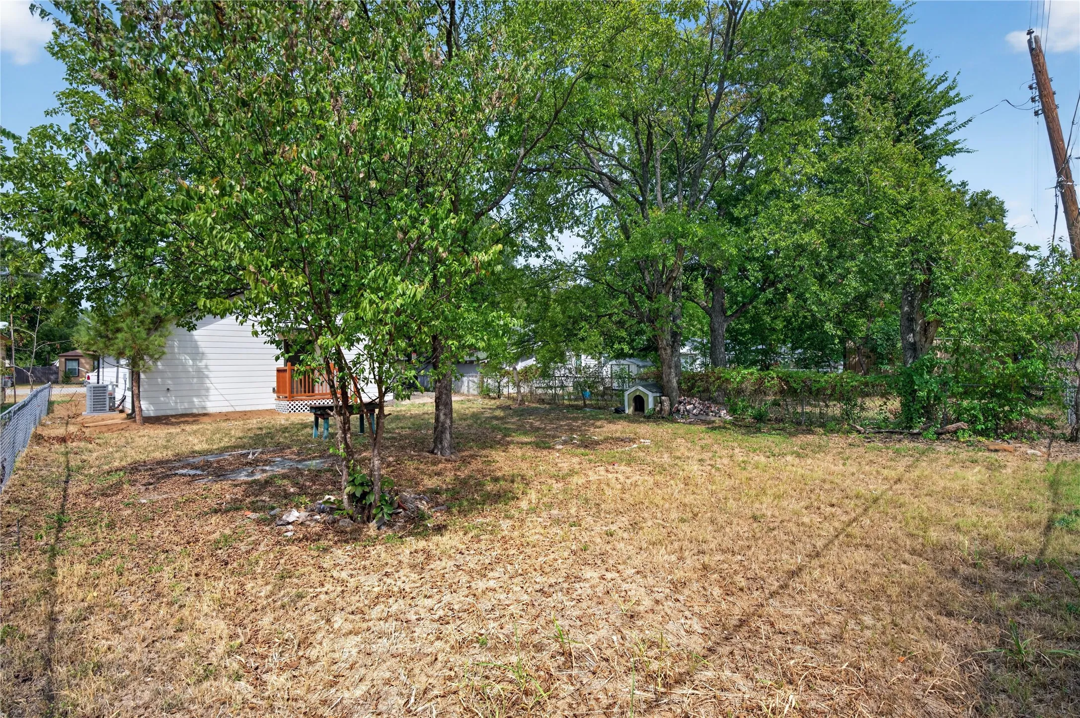 Single Family Residence For Sale in Johnson County , 425 Bales Street, Cleburne, Texas 76033, 3 Bedroom, 2 Bathroom, Garage spaces, 1,204 Sqft, built in 1920, mls#21394667, Real Estate Agent in Cleburne, Homes For Sale in Johnson county, Homes For Sale in Cleburne, Realtor in Cleburne Texas, Real Estate Brokerage Independent Realty Texas, Luminita Cordes Realtor