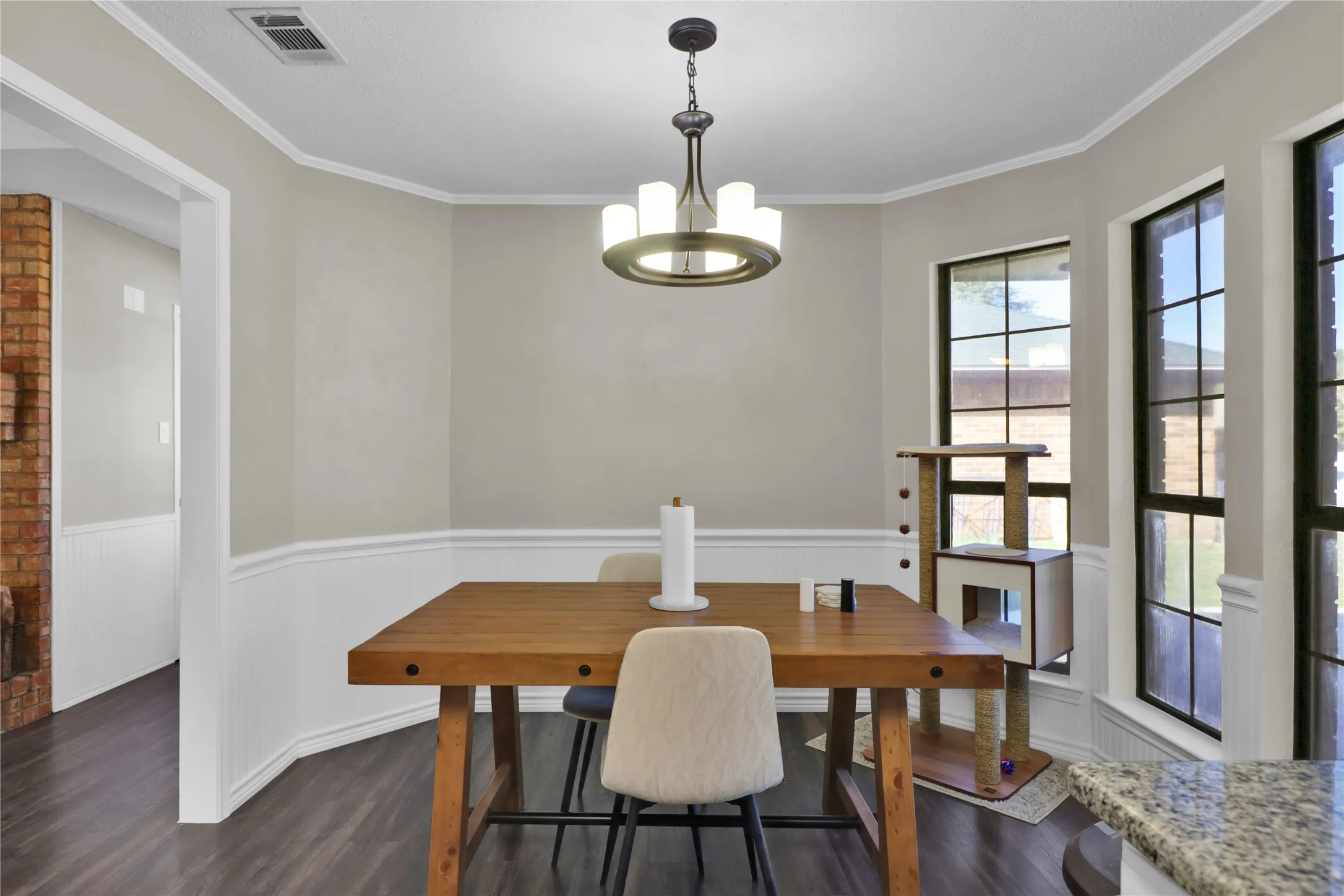 Single Family Residence For Sale in Johnson County , 409 Odell Street, Cleburne, Texas 76033, 3 Bedroom, 2 Bathroom, 2 Garage spaces, 1,413 Sqft, built in 1987, mls#21412818, Real Estate Agent in Cleburne, Homes For Sale in Johnson county, Homes For Sale in Cleburne, Realtor in Cleburne Texas, Real Estate Brokerage Independent Realty Texas, Luminita Cordes Realtor