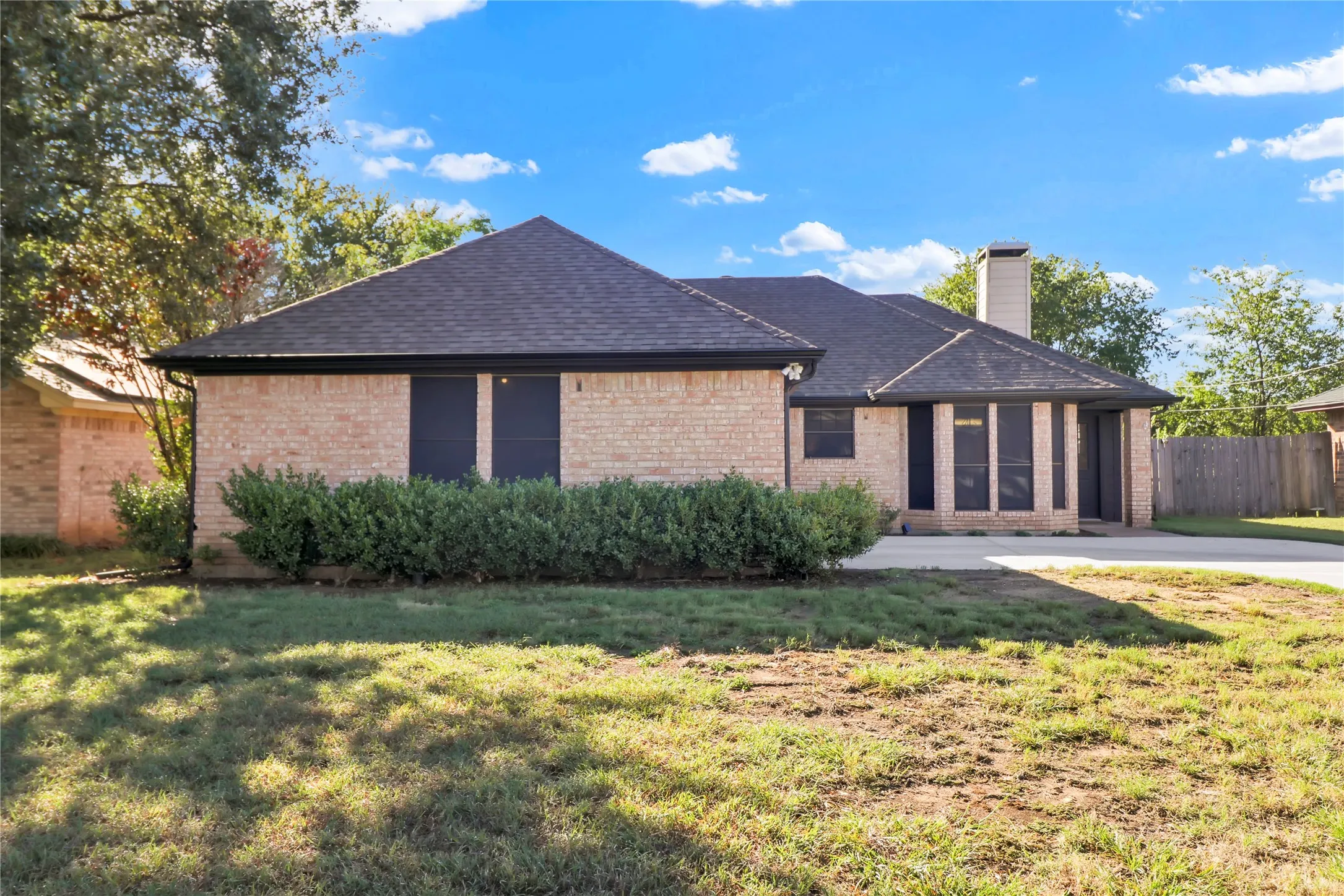 Front view of home.