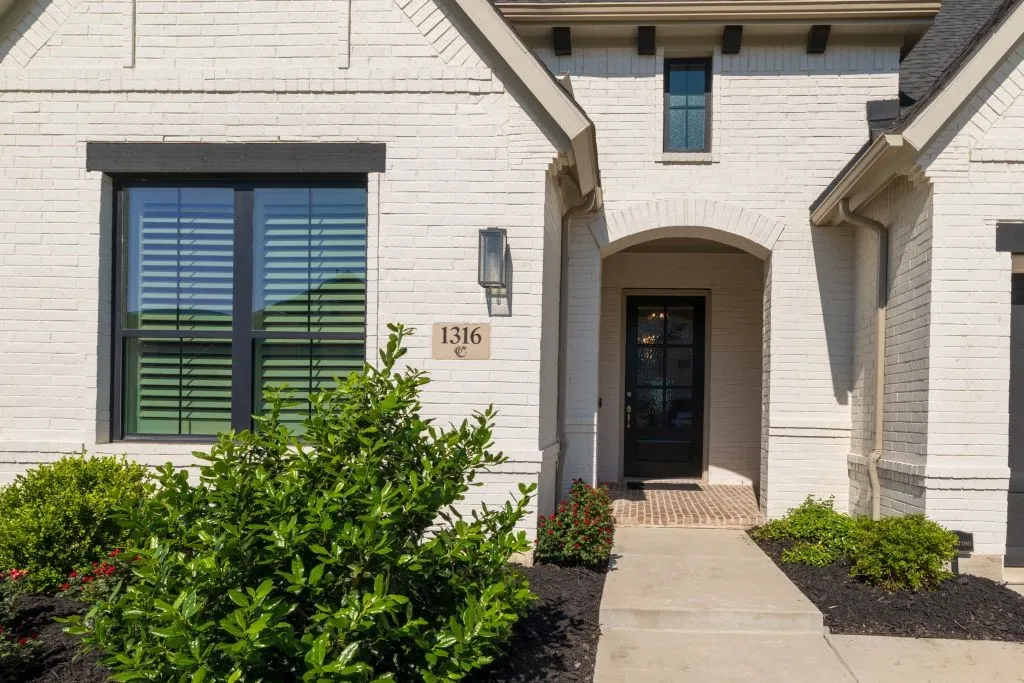 Single Family Residence For Sale in Denton County , 1316 Redbrick Lane, Northlake, Texas 76247, 4 Bedroom, 4 Bathroom, 3 Garage spaces, 2,904 Sqft, built in 2022, mls#21412928, Real Estate Agent in Northlake, Homes For Sale in Denton county, Homes For Sale in Northlake, Realtor in Northlake Texas, Real Estate Brokerage Independent Realty Texas, Luminita Cordes Realtor