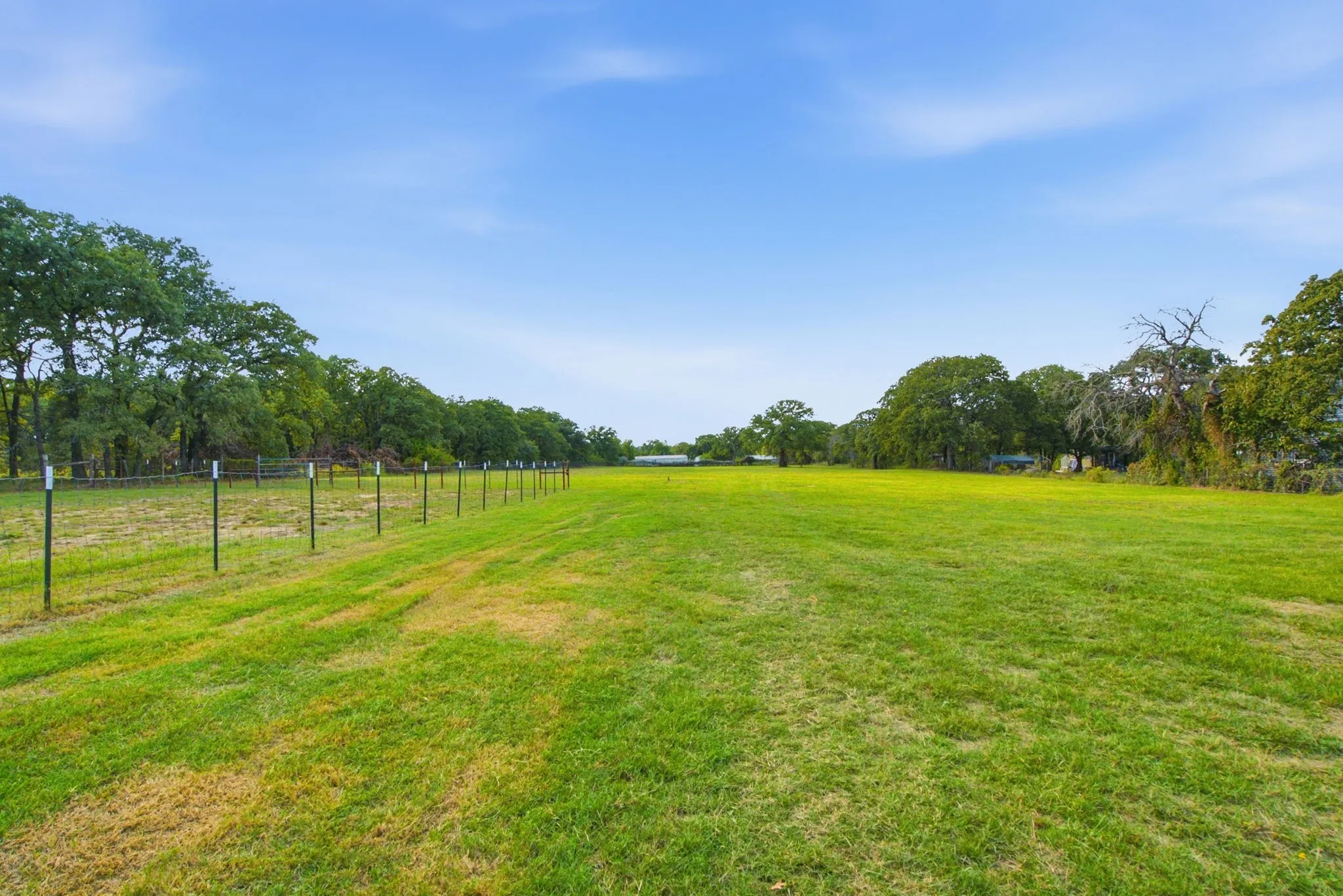 Single Family Residence For Sale in Parker County , 517 Sandy Oaks Road, Springtown, Texas 76082, 4 Bedroom, 2 Bathroom, Garage spaces, 2,428 Sqft, built in 2009, mls#21413037, Real Estate Agent in Springtown, Homes For Sale in Parker county, Homes For Sale in Springtown, Realtor in Springtown Texas, Real Estate Brokerage Independent Realty Texas, Luminita Cordes Realtor