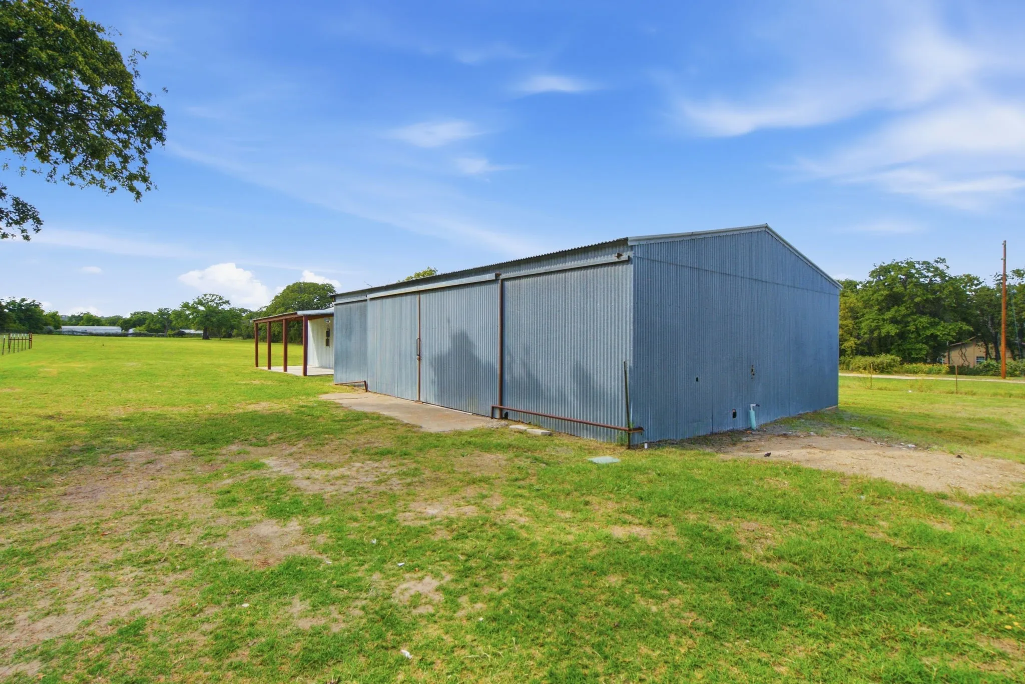 Single Family Residence For Sale in Parker County , 517 Sandy Oaks Road, Springtown, Texas 76082, 4 Bedroom, 2 Bathroom, Garage spaces, 2,428 Sqft, built in 2009, mls#21413037, Real Estate Agent in Springtown, Homes For Sale in Parker county, Homes For Sale in Springtown, Realtor in Springtown Texas, Real Estate Brokerage Independent Realty Texas, Luminita Cordes Realtor