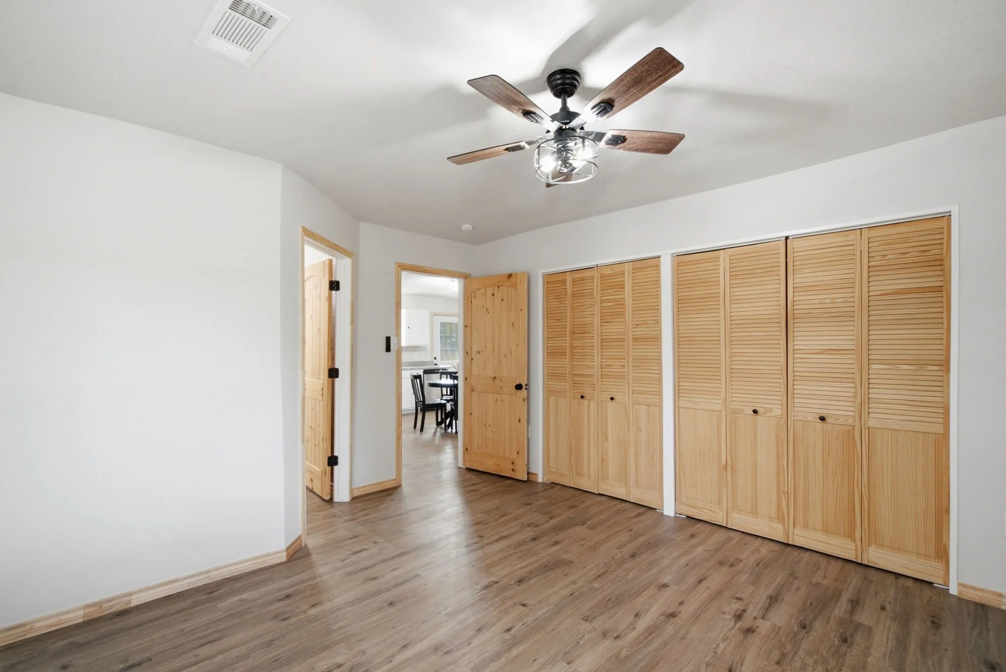 Single Family Residence For Sale in Parker County , 517 Sandy Oaks Road, Springtown, Texas 76082, 4 Bedroom, 2 Bathroom, Garage spaces, 2,428 Sqft, built in 2009, mls#21413037, Real Estate Agent in Springtown, Homes For Sale in Parker county, Homes For Sale in Springtown, Realtor in Springtown Texas, Real Estate Brokerage Independent Realty Texas, Luminita Cordes Realtor