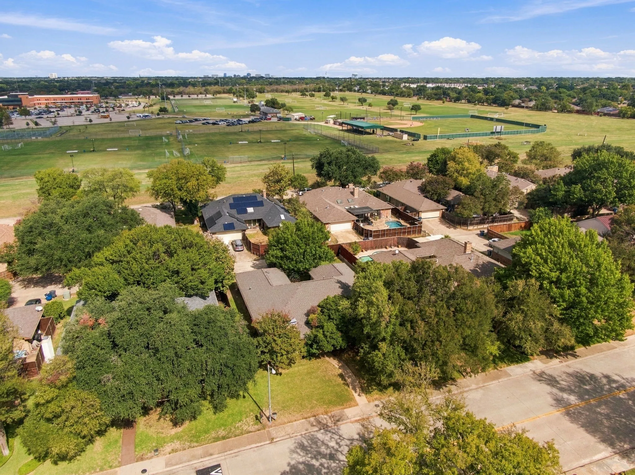 Single Family Residence For Sale in Dallas County , 9947 Chimney Hill Lane, Dallas, Texas 75243, 3 Bedroom, 3 Bathroom, 2 Garage spaces, 2,412 Sqft, built in 1978, mls#21412258, Real Estate Agent in Dallas, Homes For Sale in Dallas county, Homes For Sale in Dallas, Realtor in Dallas Texas, Real Estate Brokerage Independent Realty Texas, Luminita Cordes Realtor