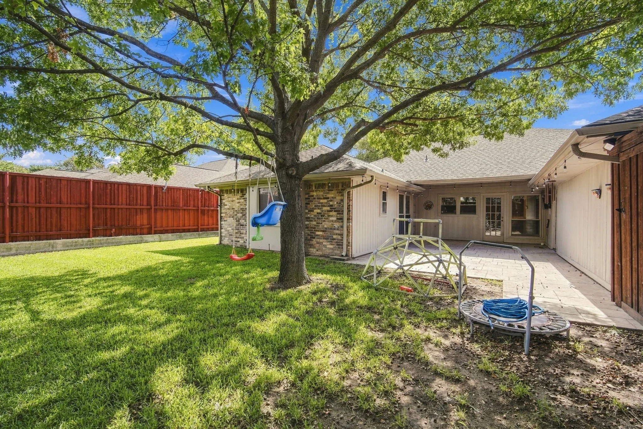 Single Family Residence For Sale in Dallas County , 9947 Chimney Hill Lane, Dallas, Texas 75243, 3 Bedroom, 3 Bathroom, 2 Garage spaces, 2,412 Sqft, built in 1978, mls#21412258, Real Estate Agent in Dallas, Homes For Sale in Dallas county, Homes For Sale in Dallas, Realtor in Dallas Texas, Real Estate Brokerage Independent Realty Texas, Luminita Cordes Realtor