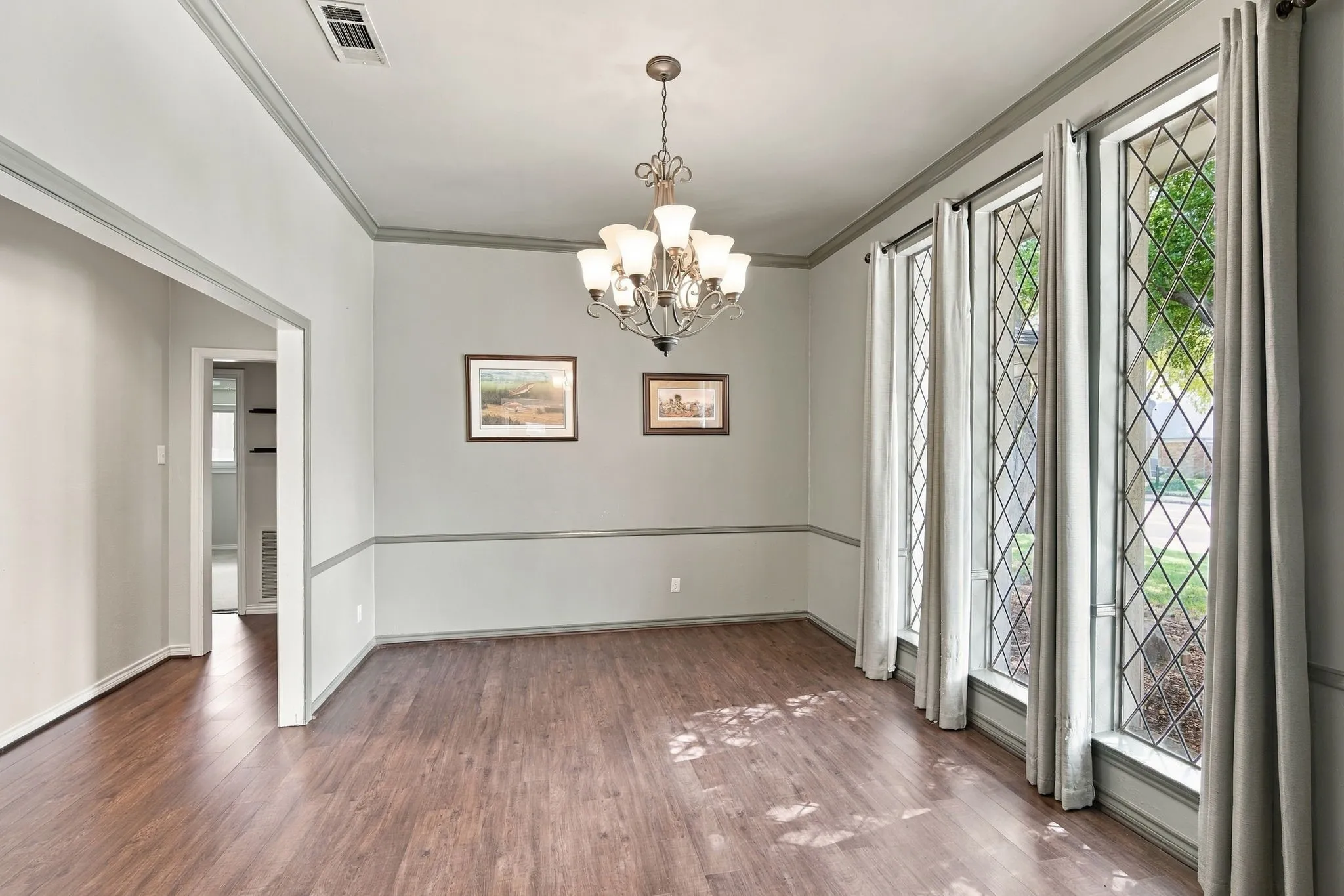 Single Family Residence For Sale in Dallas County , 9947 Chimney Hill Lane, Dallas, Texas 75243, 3 Bedroom, 3 Bathroom, 2 Garage spaces, 2,412 Sqft, built in 1978, mls#21412258, Real Estate Agent in Dallas, Homes For Sale in Dallas county, Homes For Sale in Dallas, Realtor in Dallas Texas, Real Estate Brokerage Independent Realty Texas, Luminita Cordes Realtor
