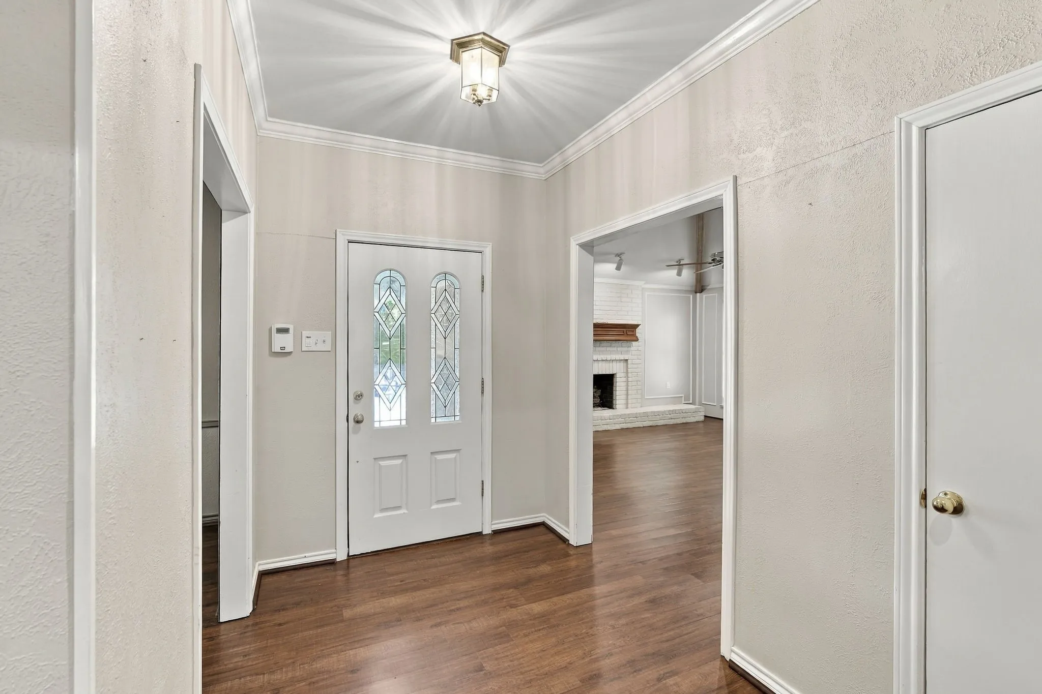 Single Family Residence For Sale in Dallas County , 9947 Chimney Hill Lane, Dallas, Texas 75243, 3 Bedroom, 3 Bathroom, 2 Garage spaces, 2,412 Sqft, built in 1978, mls#21412258, Real Estate Agent in Dallas, Homes For Sale in Dallas county, Homes For Sale in Dallas, Realtor in Dallas Texas, Real Estate Brokerage Independent Realty Texas, Luminita Cordes Realtor