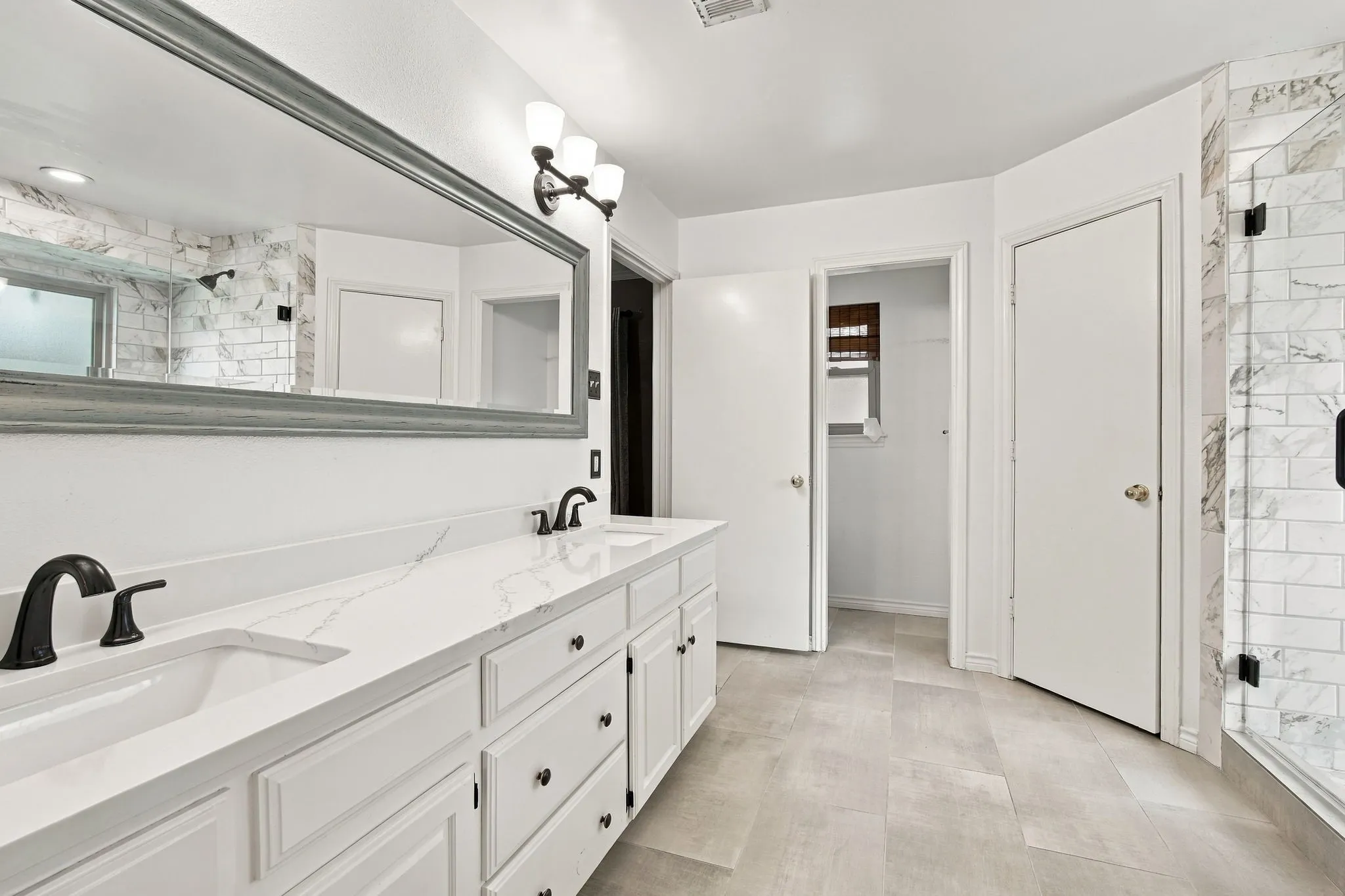 Single Family Residence For Sale in Dallas County , 9947 Chimney Hill Lane, Dallas, Texas 75243, 3 Bedroom, 3 Bathroom, 2 Garage spaces, 2,412 Sqft, built in 1978, mls#21412258, Real Estate Agent in Dallas, Homes For Sale in Dallas county, Homes For Sale in Dallas, Realtor in Dallas Texas, Real Estate Brokerage Independent Realty Texas, Luminita Cordes Realtor