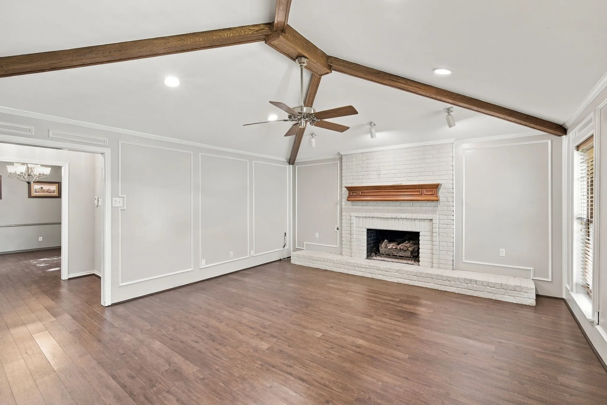 Single Family Residence For Sale in Dallas County , 9947 Chimney Hill Lane, Dallas, Texas 75243, 3 Bedroom, 3 Bathroom, 2 Garage spaces, 2,412 Sqft, built in 1978, mls#21412258, Real Estate Agent in Dallas, Homes For Sale in Dallas county, Homes For Sale in Dallas, Realtor in Dallas Texas, Real Estate Brokerage Independent Realty Texas, Luminita Cordes Realtor