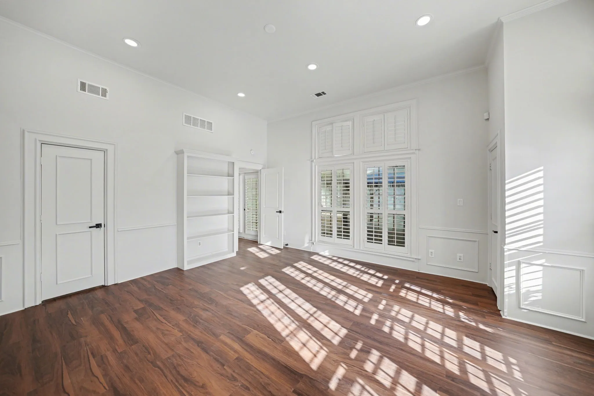 Single Family Residence For Rent in Dallas County , 7012 Duffield Drive, Dallas, Texas 75248, 4 Bedroom, 3 Bathroom, 2 Garage spaces, 3,485 Sqft, built in 1979, mls#21413046, Real Estate Agent in Dallas, Homes For Rent in Dallas county, Homes For Rent in Dallas, Realtor in Dallas Texas, Real Estate Brokerage Independent Realty Texas, Luminita Cordes Realtor