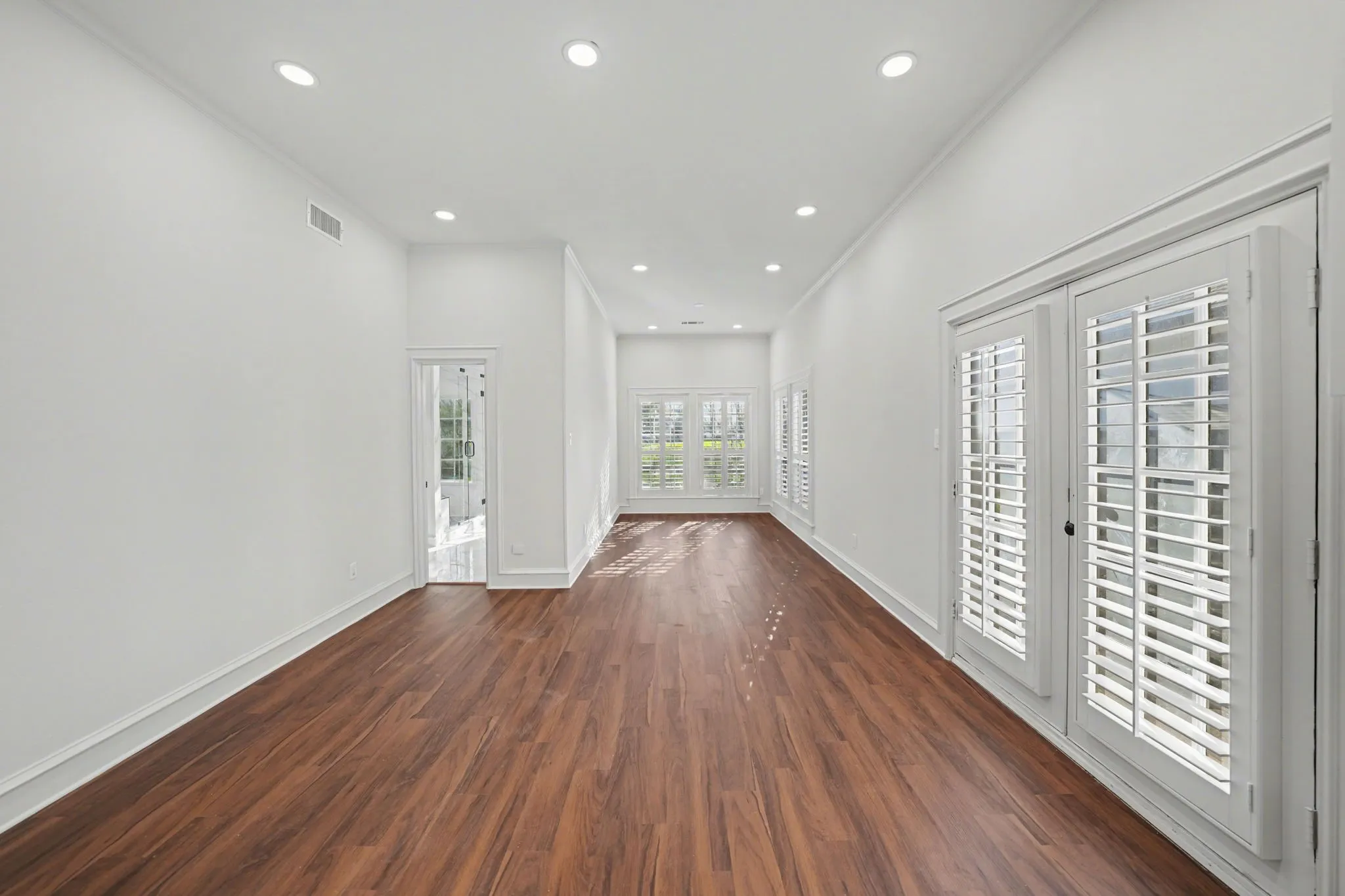 Single Family Residence For Rent in Dallas County , 7012 Duffield Drive, Dallas, Texas 75248, 4 Bedroom, 3 Bathroom, 2 Garage spaces, 3,485 Sqft, built in 1979, mls#21413046, Real Estate Agent in Dallas, Homes For Rent in Dallas county, Homes For Rent in Dallas, Realtor in Dallas Texas, Real Estate Brokerage Independent Realty Texas, Luminita Cordes Realtor
