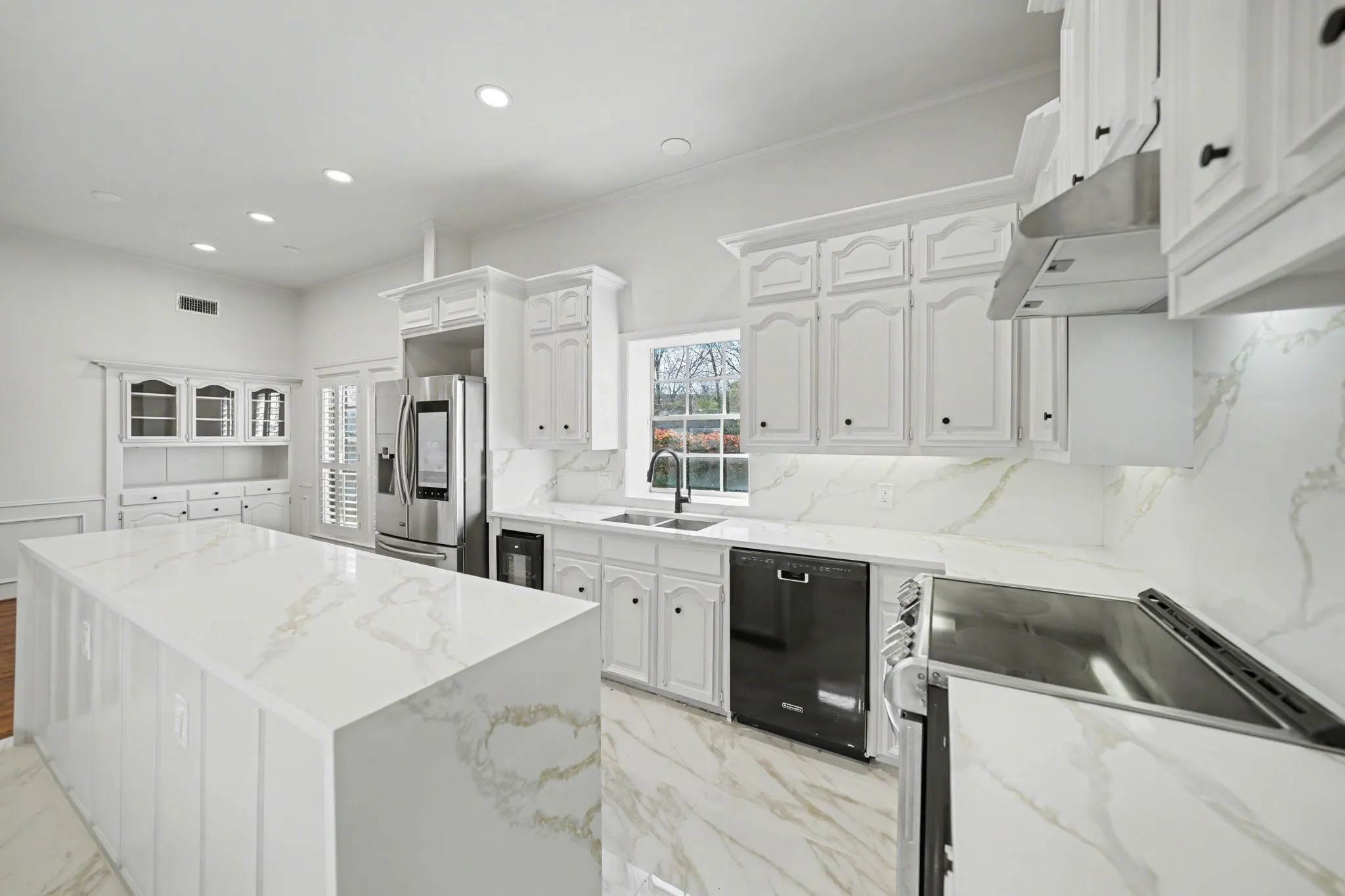 Single Family Residence For Rent in Dallas County , 7012 Duffield Drive, Dallas, Texas 75248, 4 Bedroom, 3 Bathroom, 2 Garage spaces, 3,485 Sqft, built in 1979, mls#21413046, Real Estate Agent in Dallas, Homes For Rent in Dallas county, Homes For Rent in Dallas, Realtor in Dallas Texas, Real Estate Brokerage Independent Realty Texas, Luminita Cordes Realtor