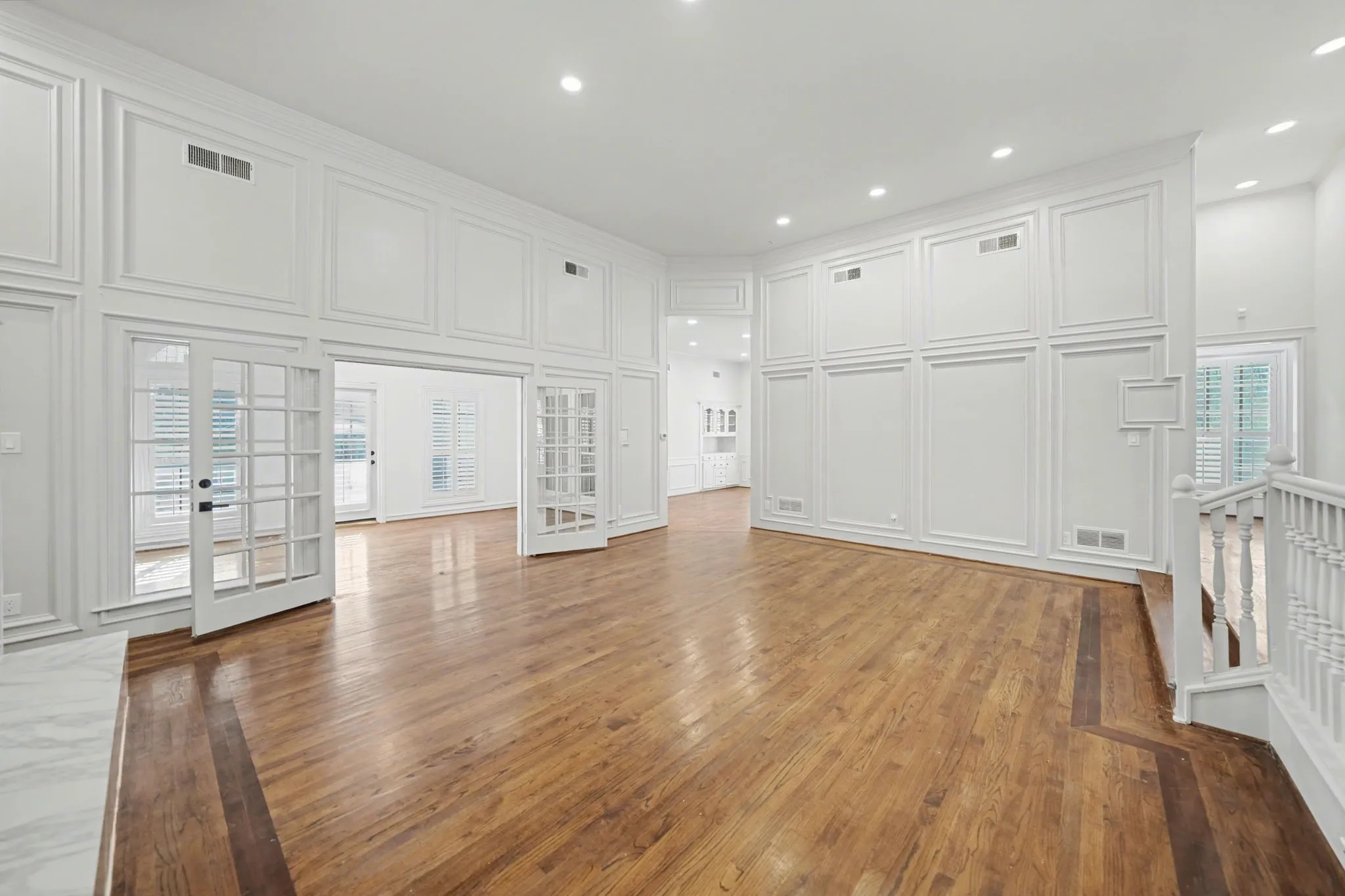 Single Family Residence For Rent in Dallas County , 7012 Duffield Drive, Dallas, Texas 75248, 4 Bedroom, 3 Bathroom, 2 Garage spaces, 3,485 Sqft, built in 1979, mls#21413046, Real Estate Agent in Dallas, Homes For Rent in Dallas county, Homes For Rent in Dallas, Realtor in Dallas Texas, Real Estate Brokerage Independent Realty Texas, Luminita Cordes Realtor