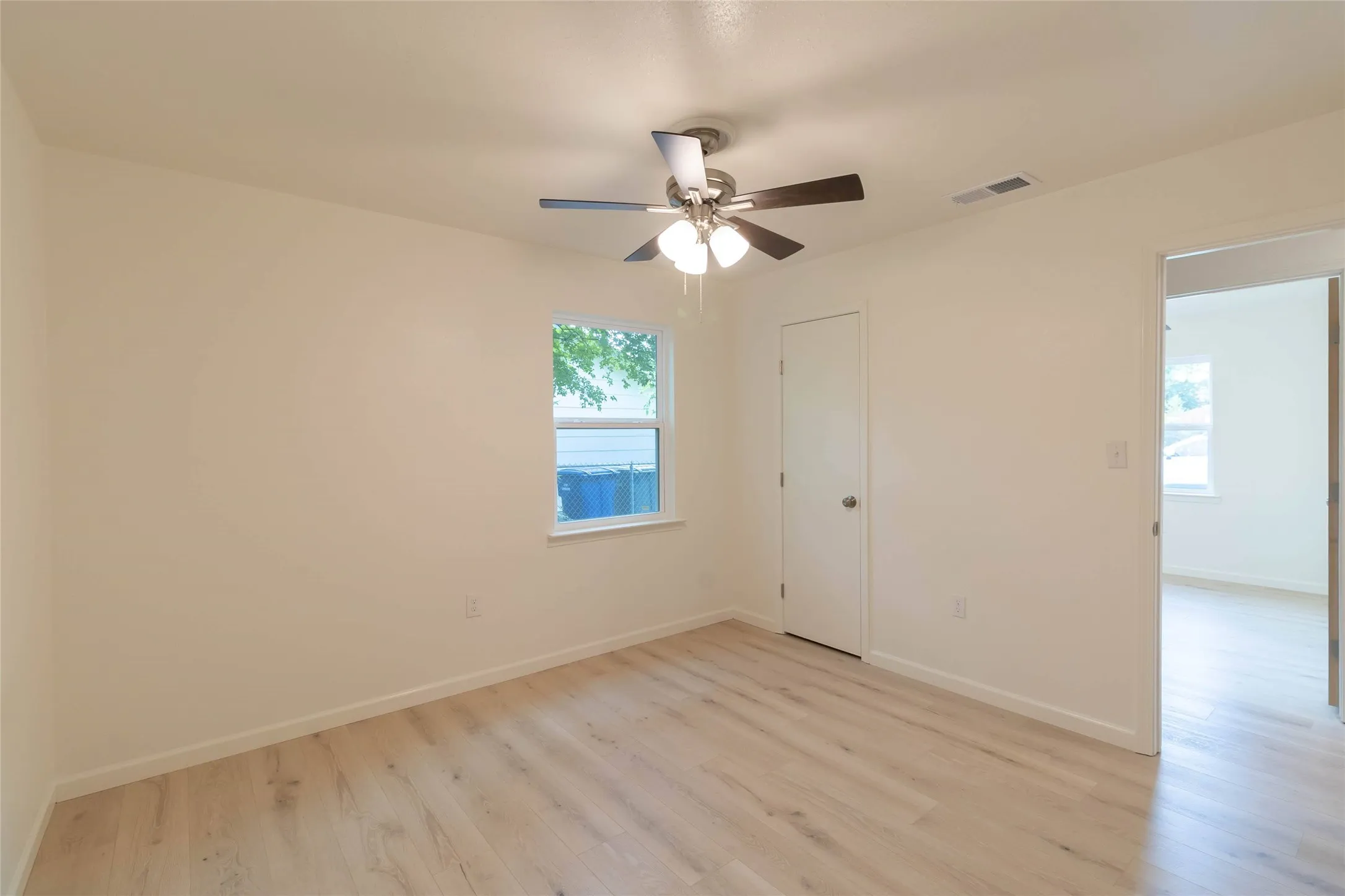 Single Family Residence For Sale in Coryell County , 107 South Drive, Copperas Cove, Texas 76522, 3 Bedroom, 2 Bathroom, 1 Garage spaces, 960 Sqft, built in 1971, mls#21412940, Real Estate Agent in Copperas Cove, Homes For Sale in Coryell county, Homes For Sale in Copperas Cove, Realtor in Copperas Cove Texas, Real Estate Brokerage Independent Realty Texas, Luminita Cordes Realtor