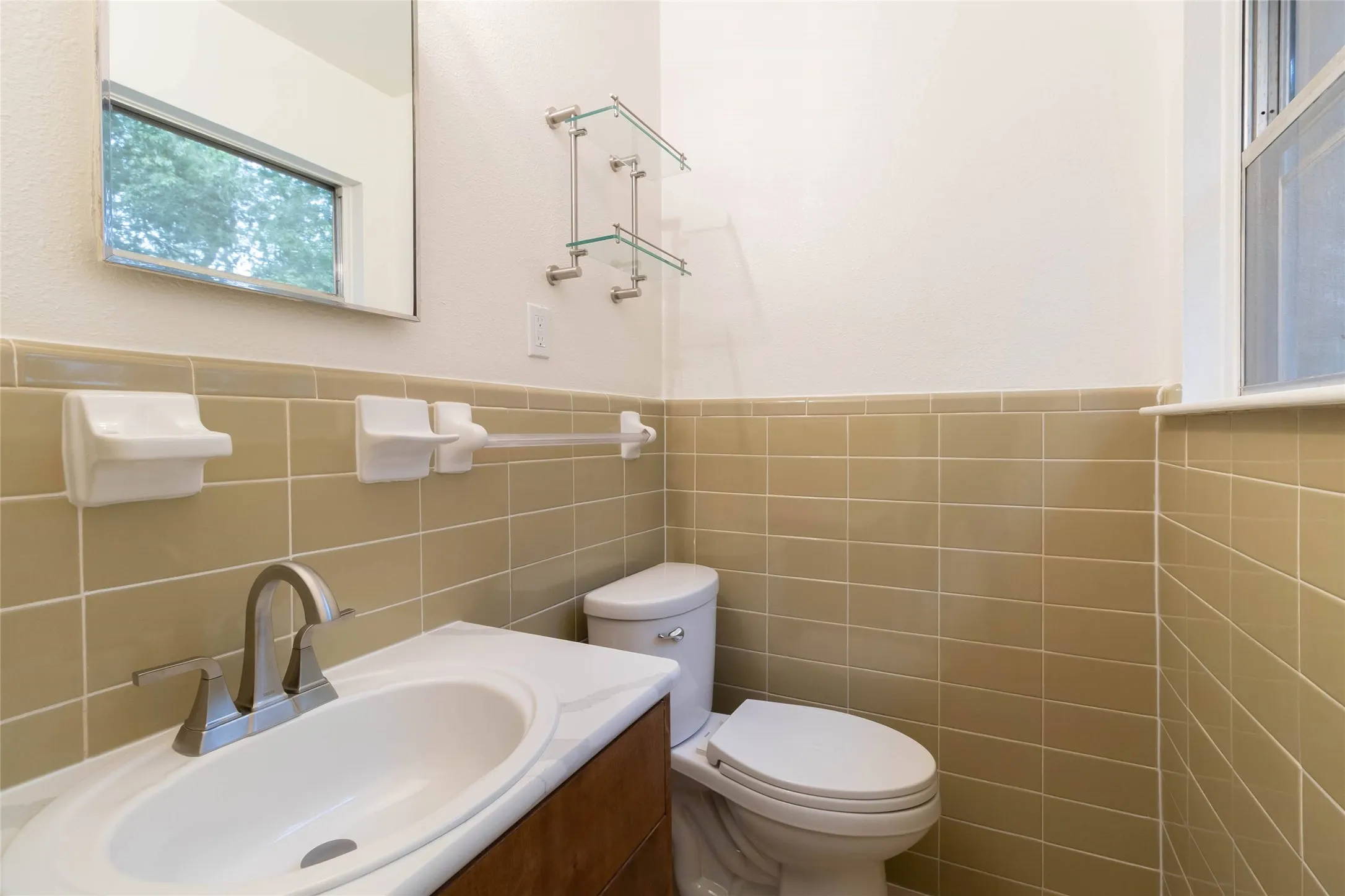 Single Family Residence For Sale in Coryell County , 107 South Drive, Copperas Cove, Texas 76522, 3 Bedroom, 2 Bathroom, 1 Garage spaces, 960 Sqft, built in 1971, mls#21412940, Real Estate Agent in Copperas Cove, Homes For Sale in Coryell county, Homes For Sale in Copperas Cove, Realtor in Copperas Cove Texas, Real Estate Brokerage Independent Realty Texas, Luminita Cordes Realtor